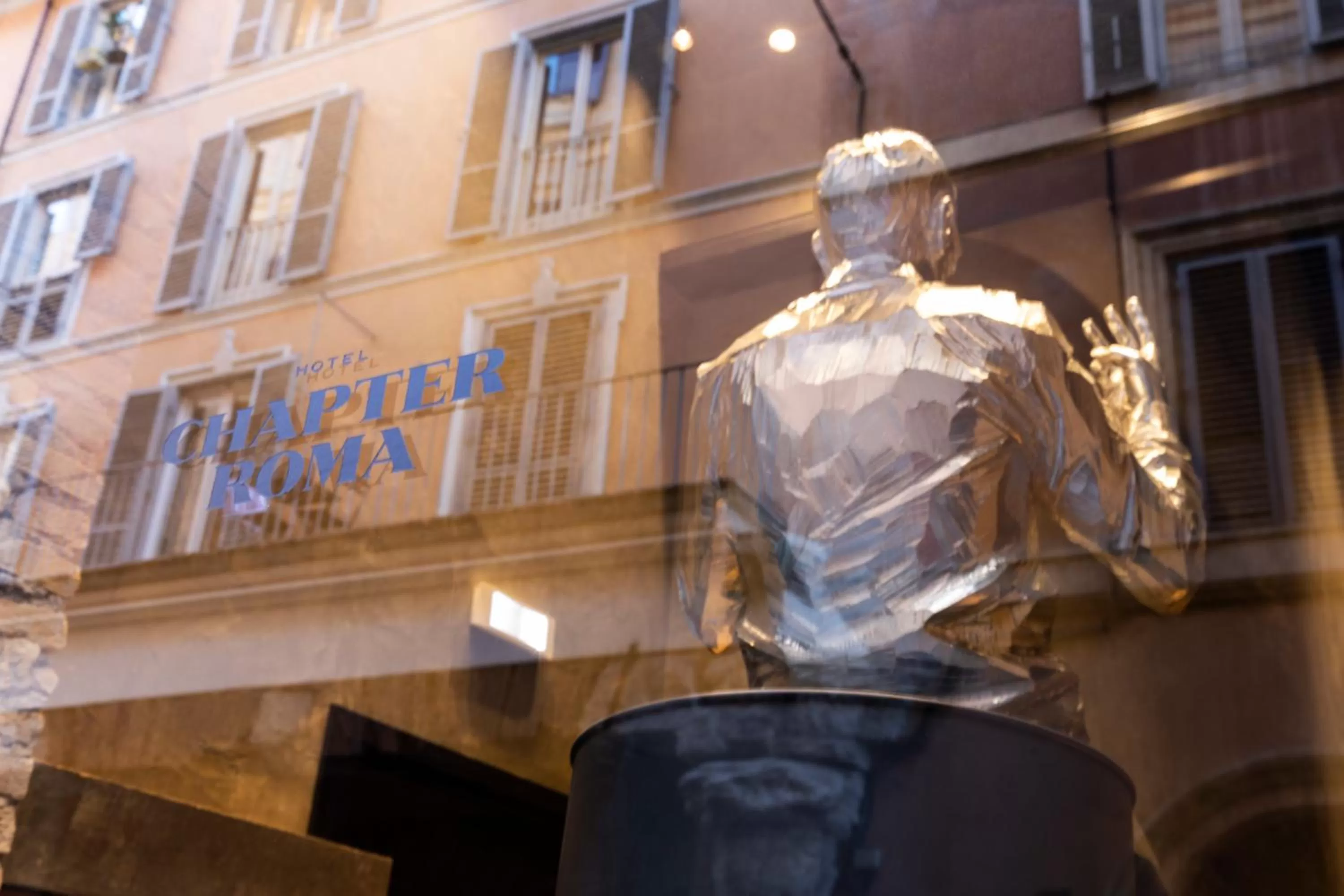 Facade/entrance in Chapter Roma