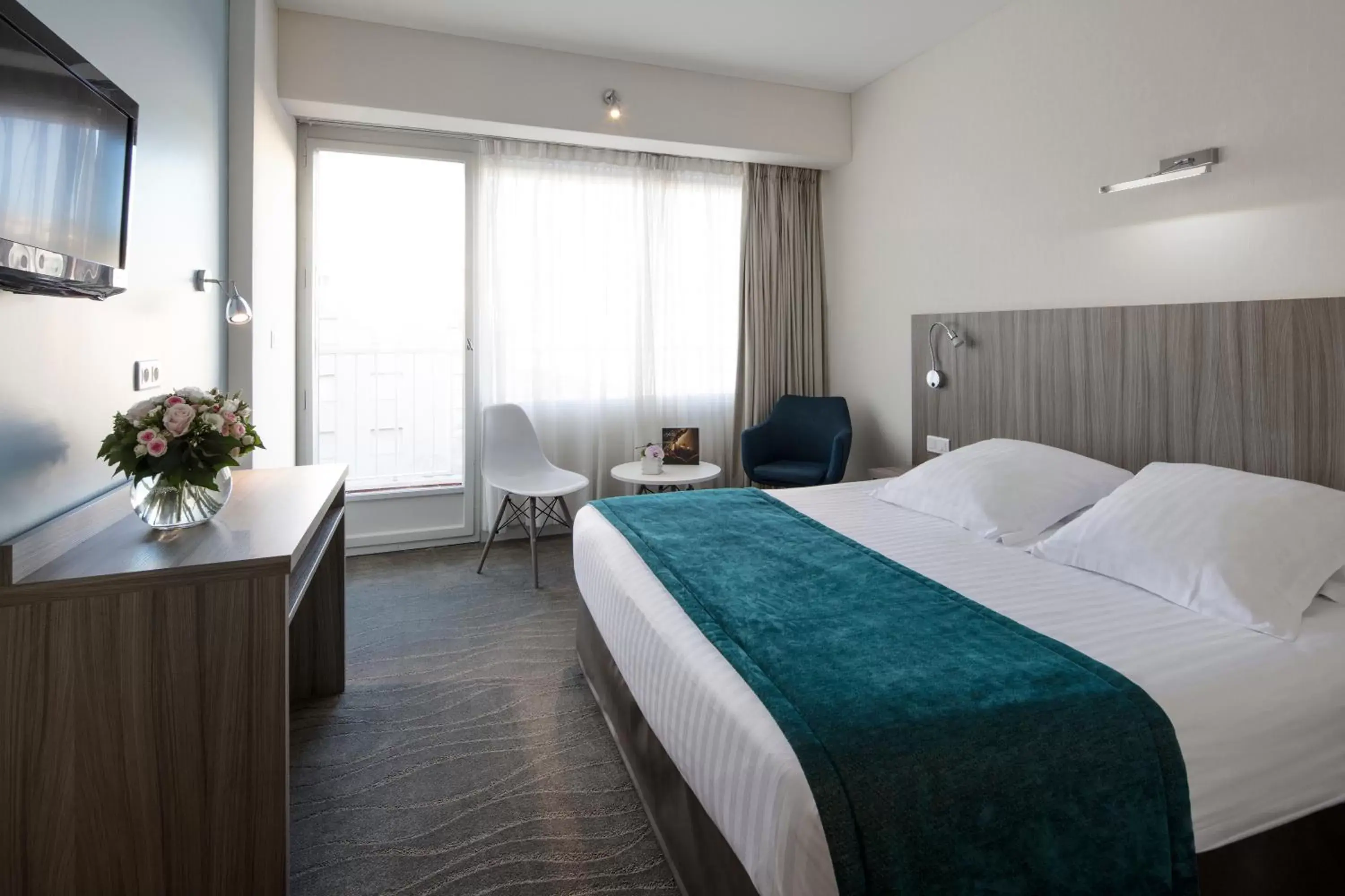 Bedroom in Splendid Hotel & Spa Nice