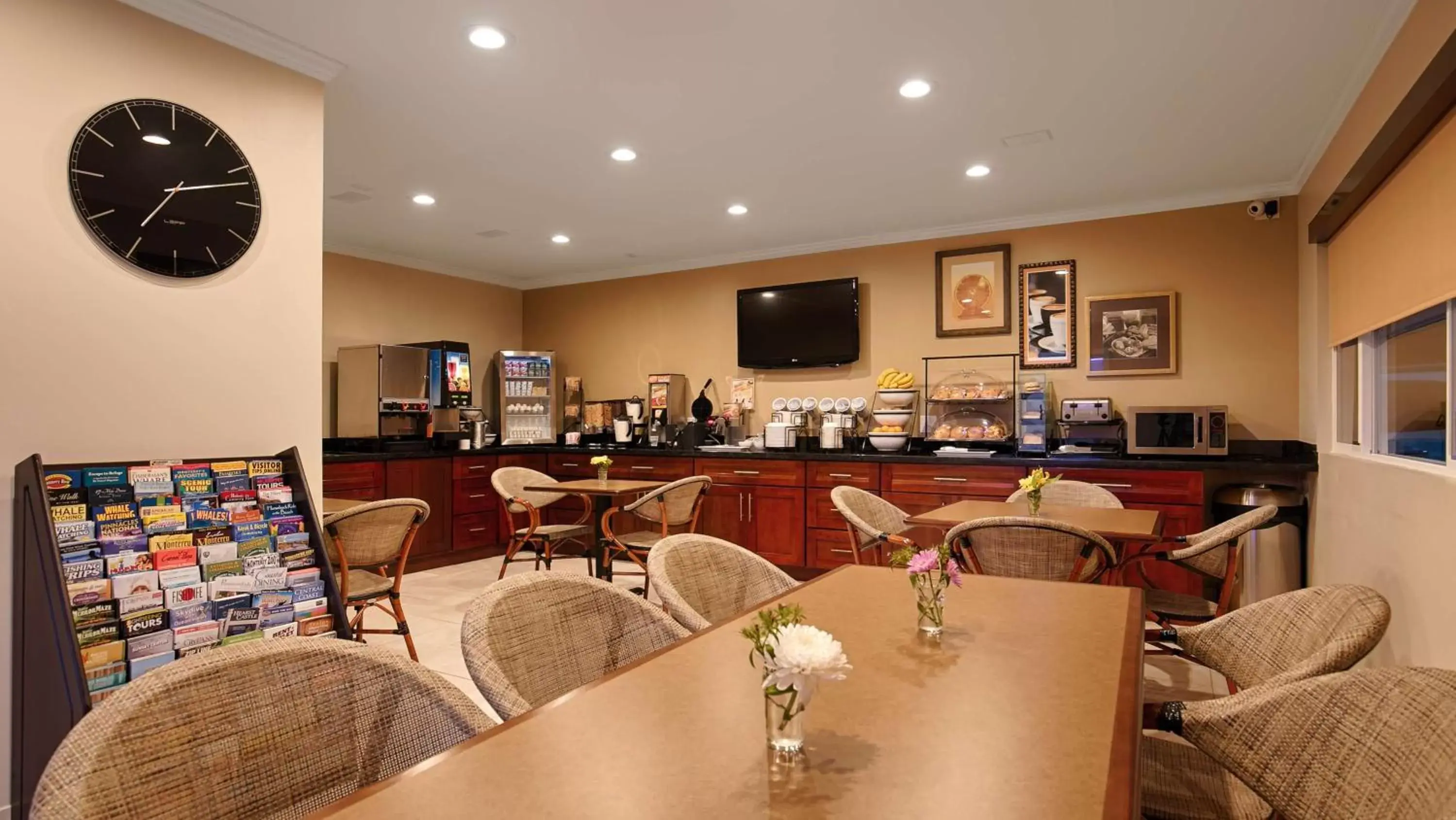 Restaurant/Places to Eat in Best Western The Inn & Suites Pacific Grove