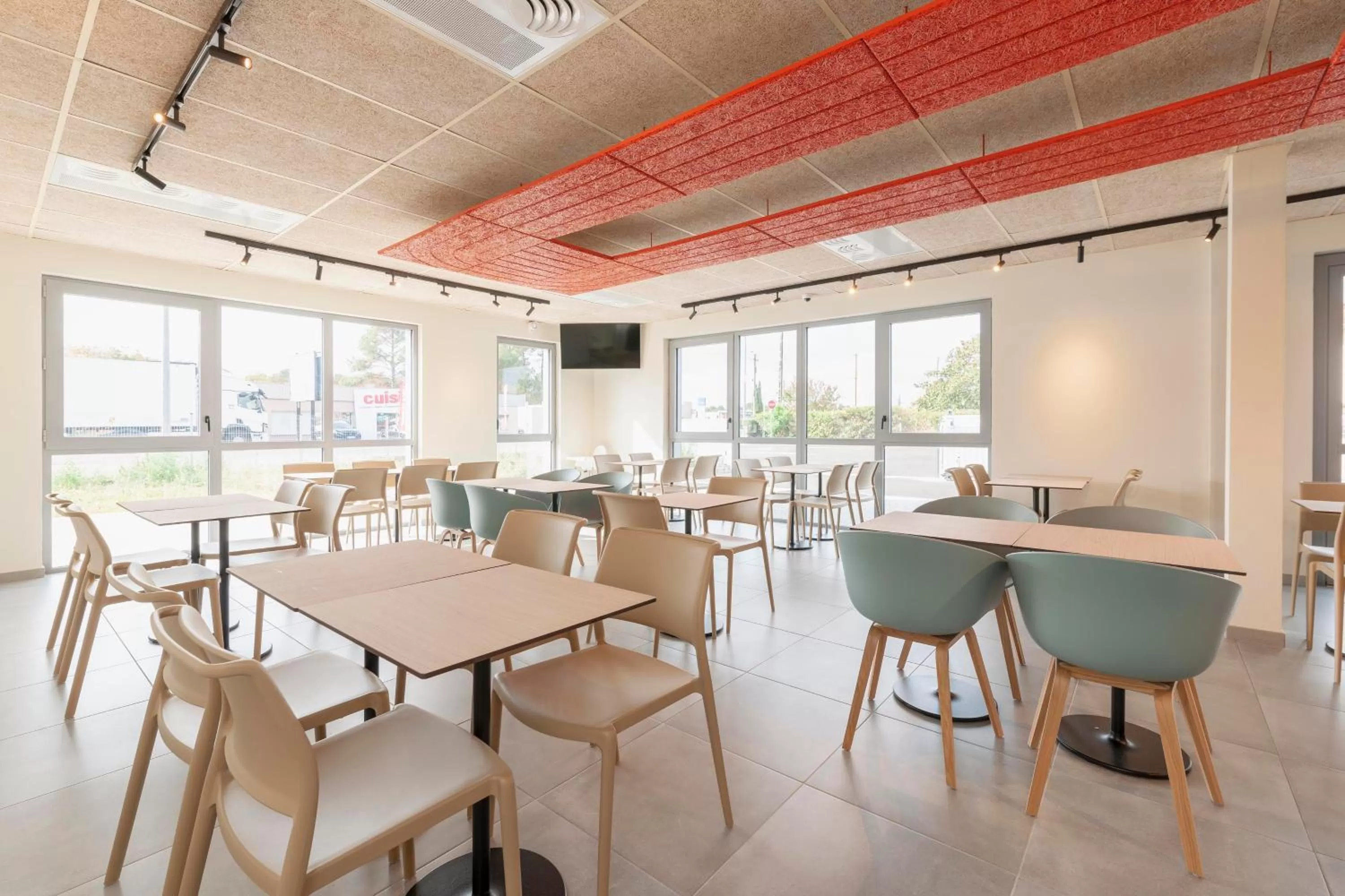 Restaurant/places to eat in Ibis Budget Mont De Marsan