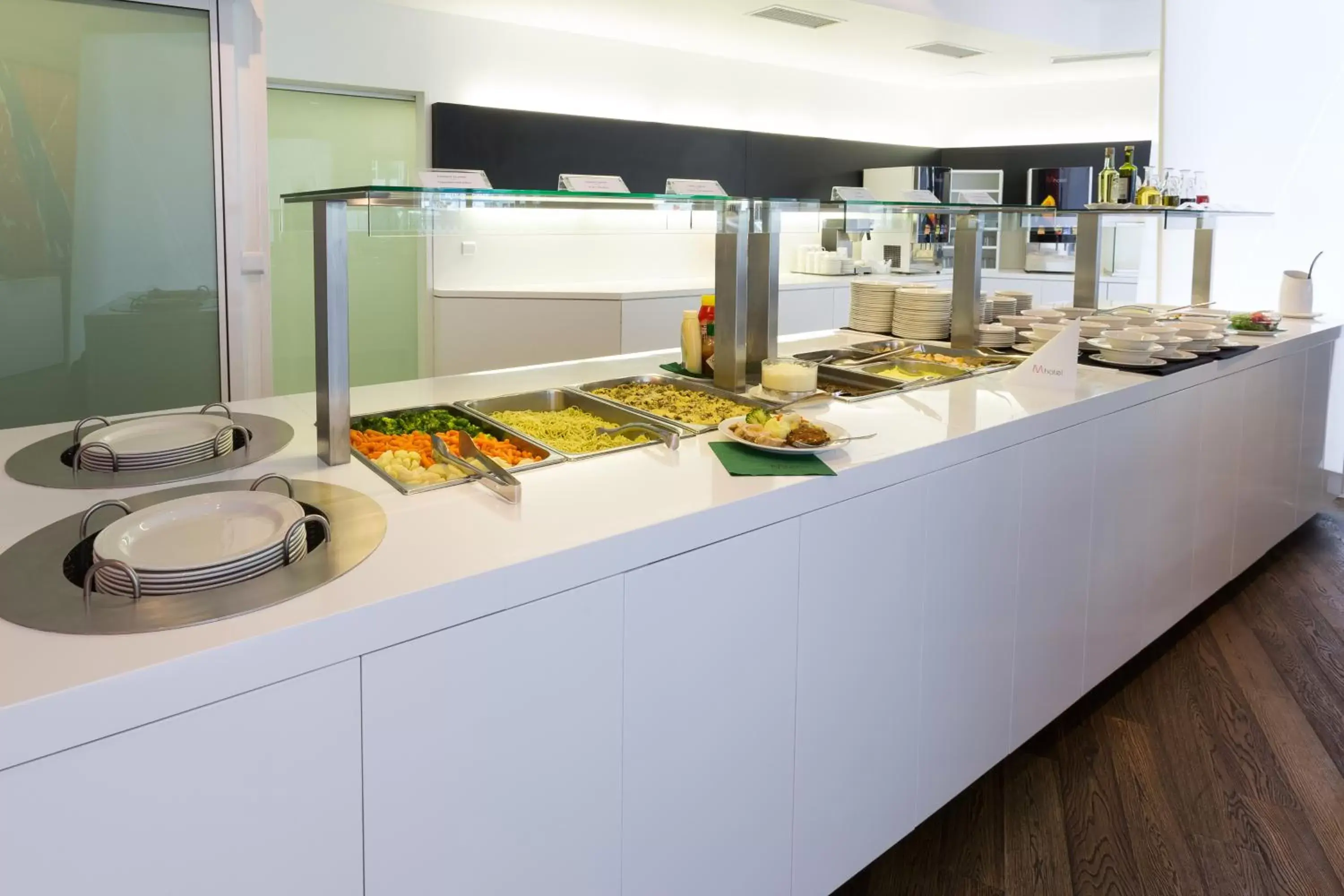 Restaurant/places to eat in M Hotel Restaurant/places to eat in M Hotel