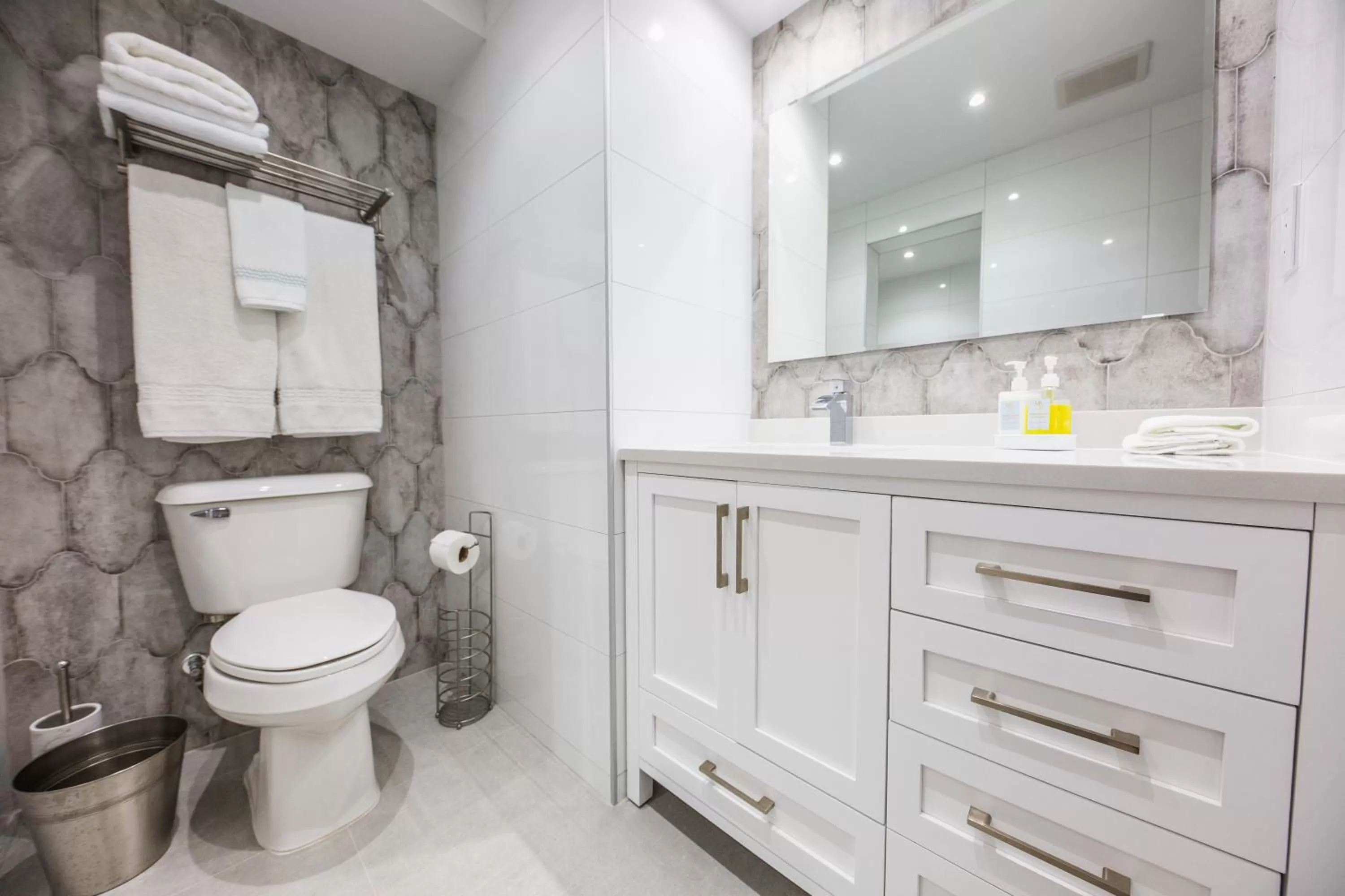 Bathroom in ESJ Towers by Chana