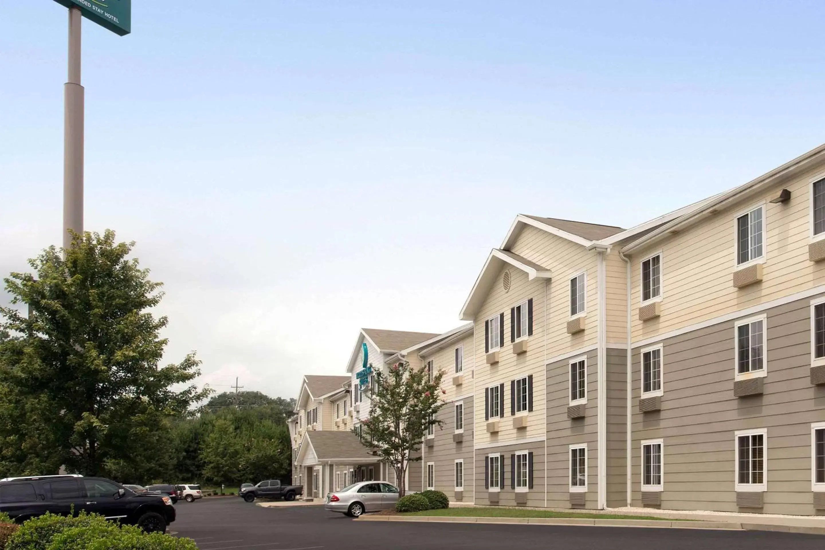 Property building in WoodSpring Suites Spartanburg Duncan