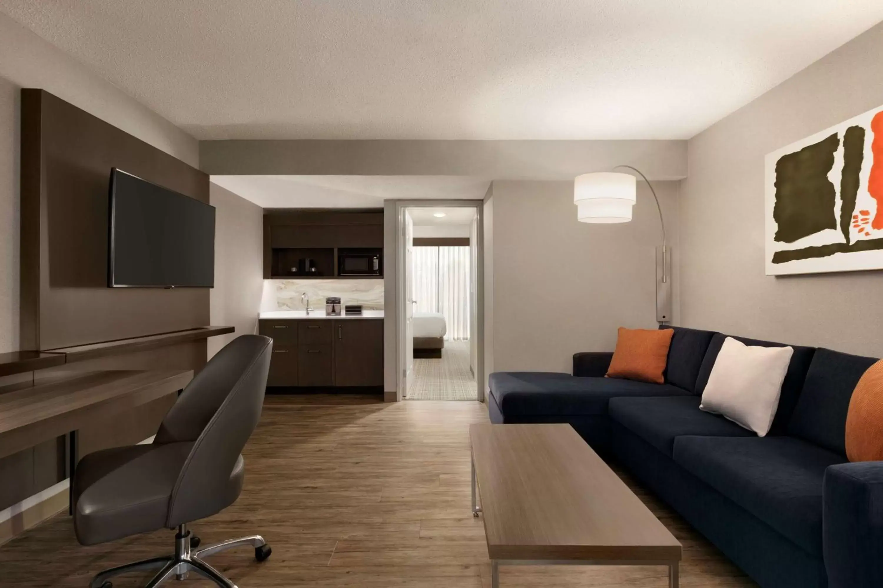 Bedroom, Seating Area in Embassy Suites by Hilton Richmond