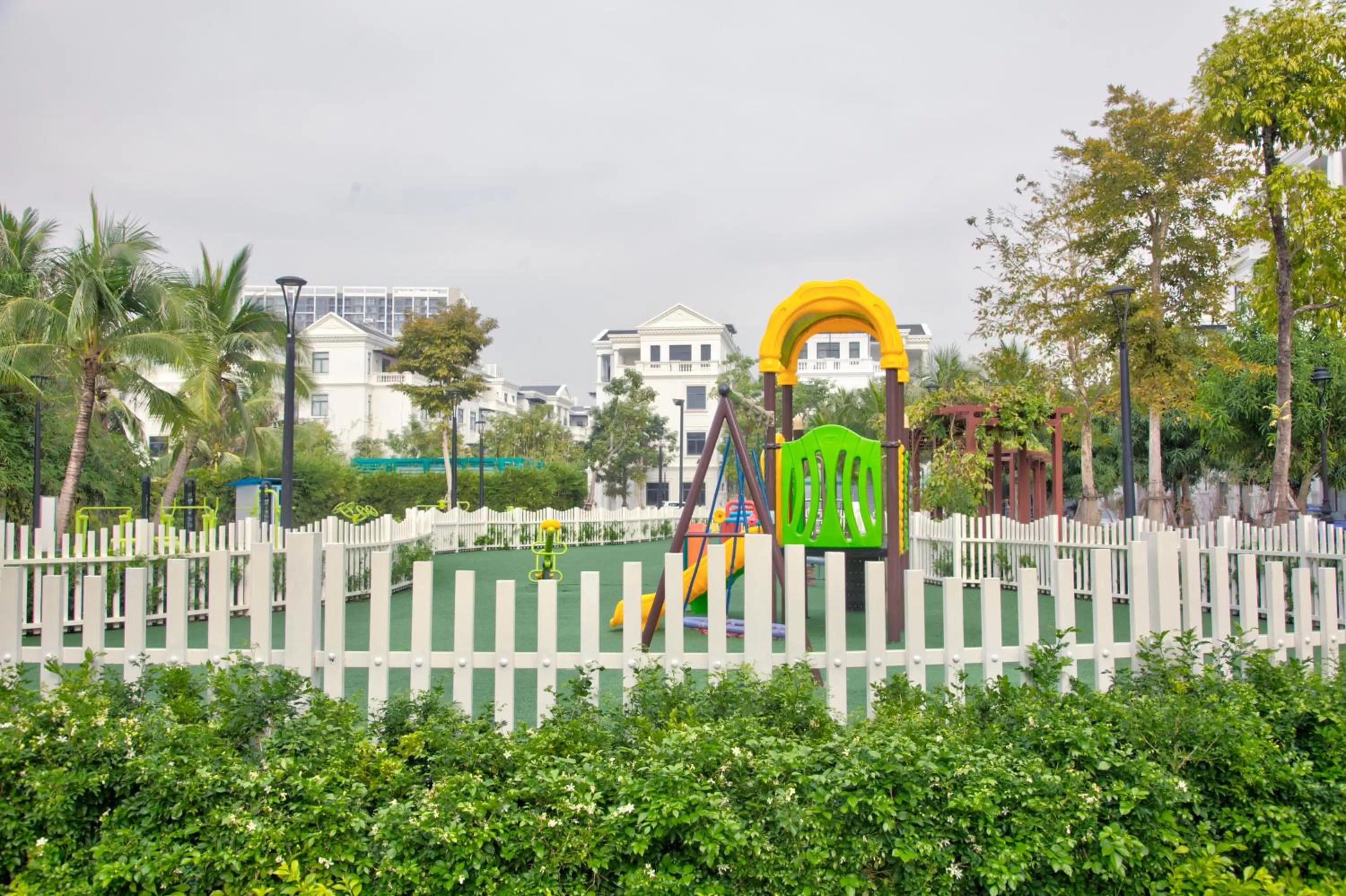 Children play ground in The Flamboyant #StayWork Vinhomes Marina