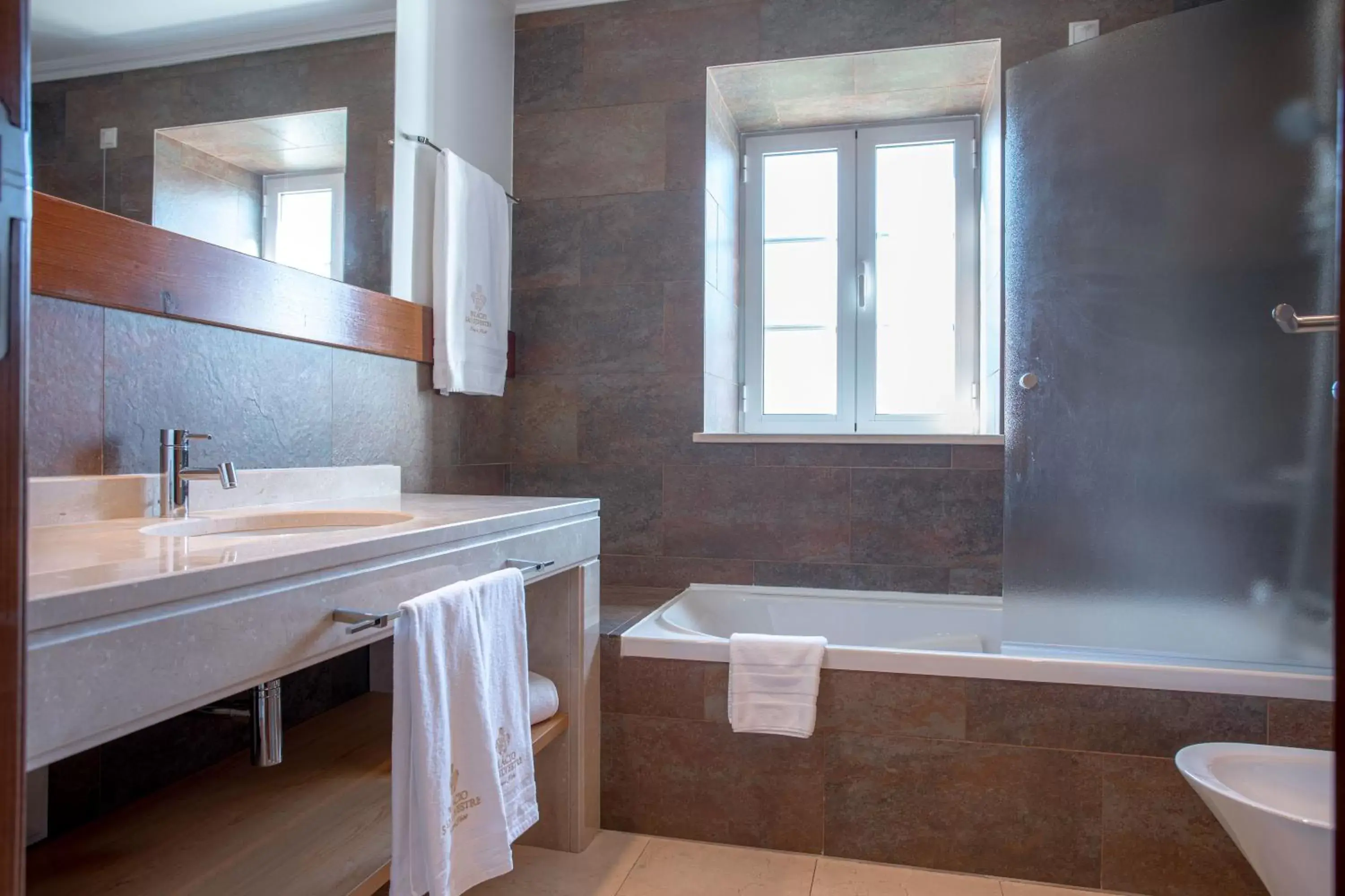 Bathroom in Palacio São Silvestre-Boutique Hotel