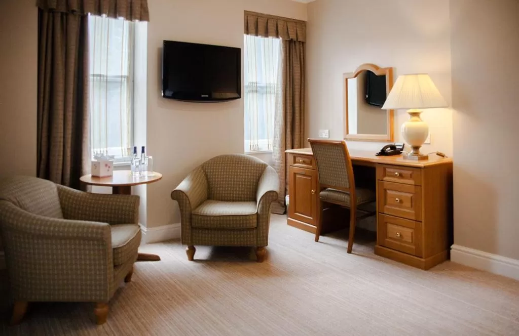 Restaurant/places to eat in Trout Hotel