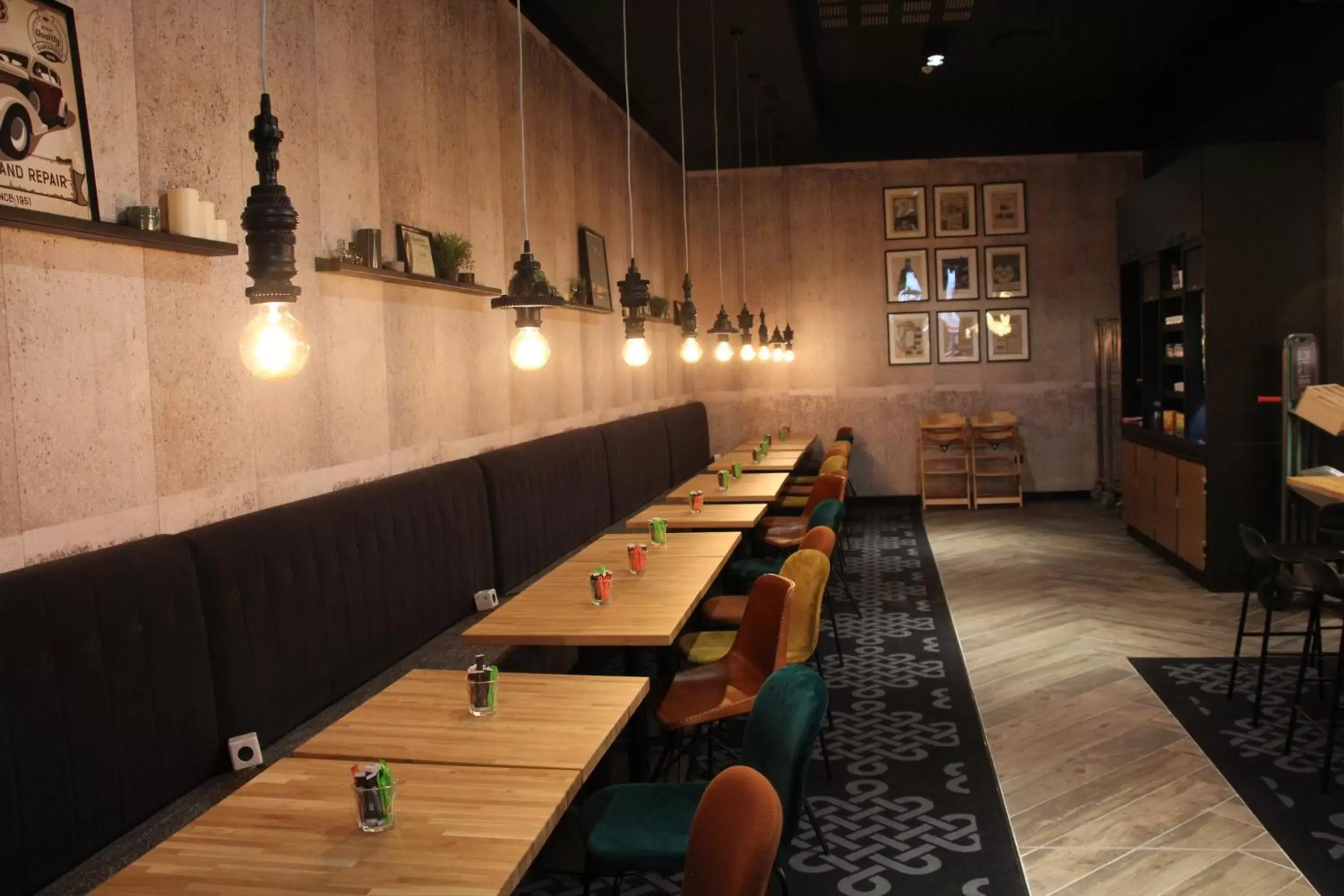 Dining area in ibis Le Mans Centre Gare Nord