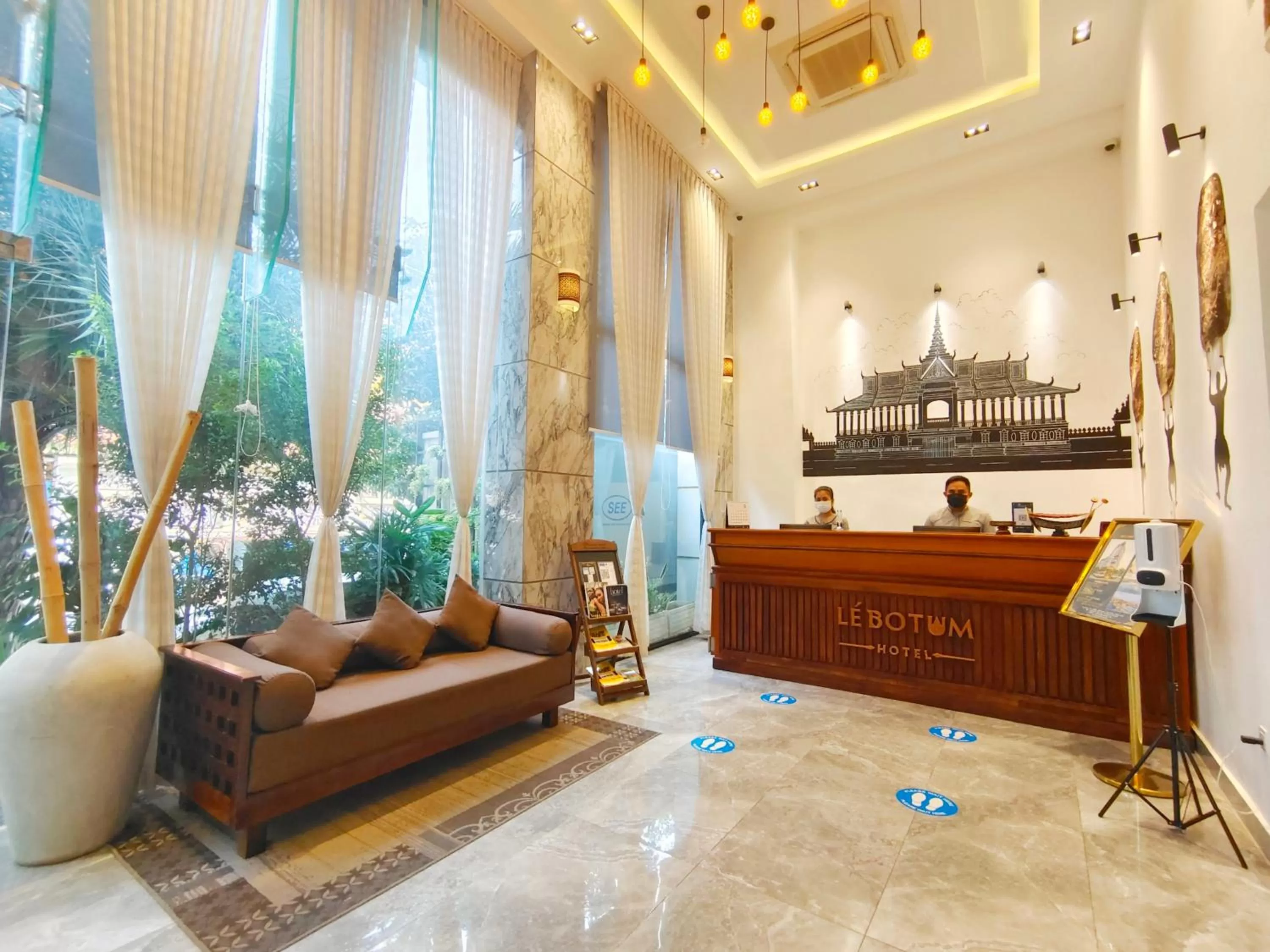 Lobby or reception in Le Botum Hotel