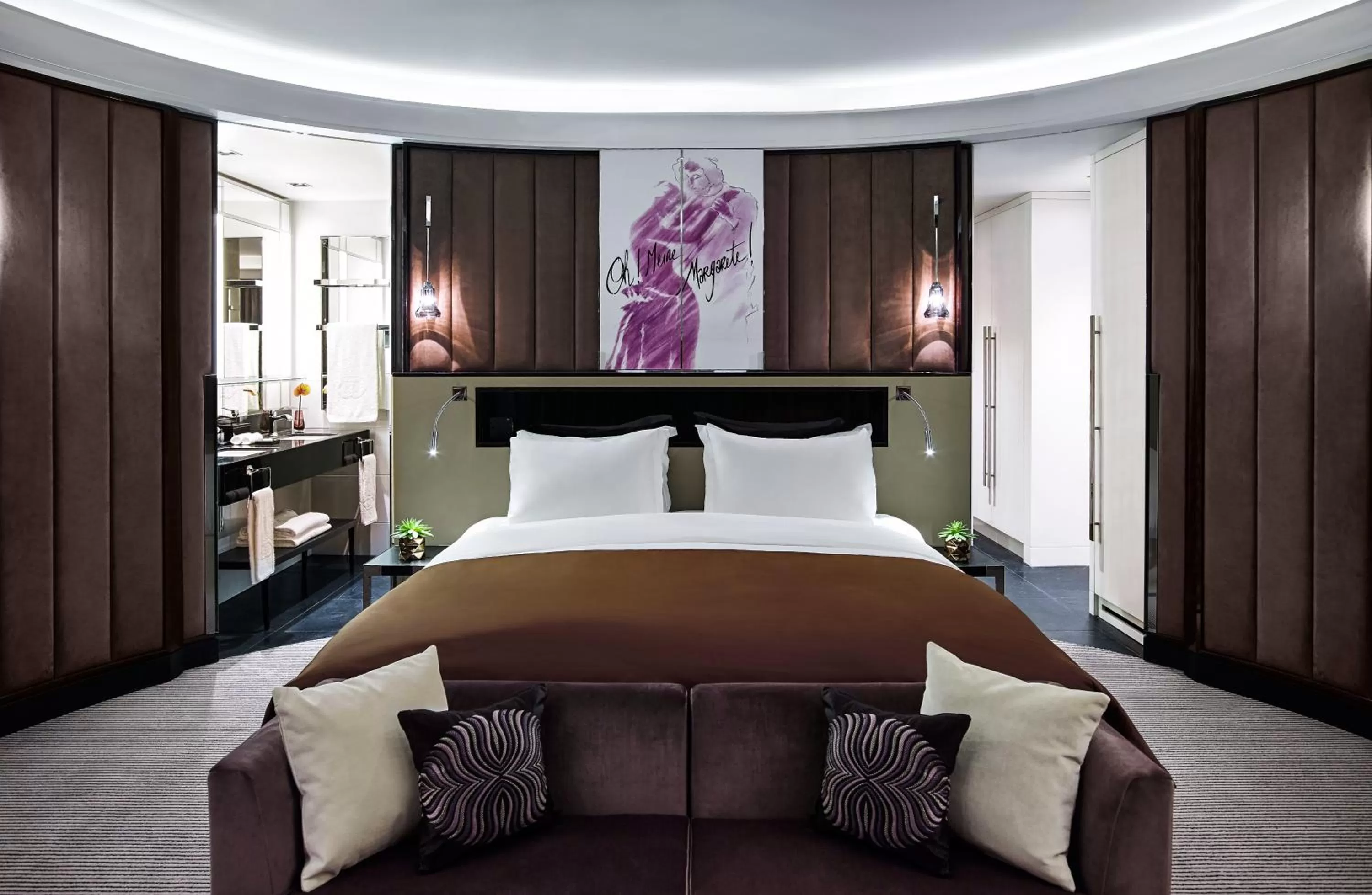 Photo of the whole room, Bed in Sofitel Frankfurt Opera