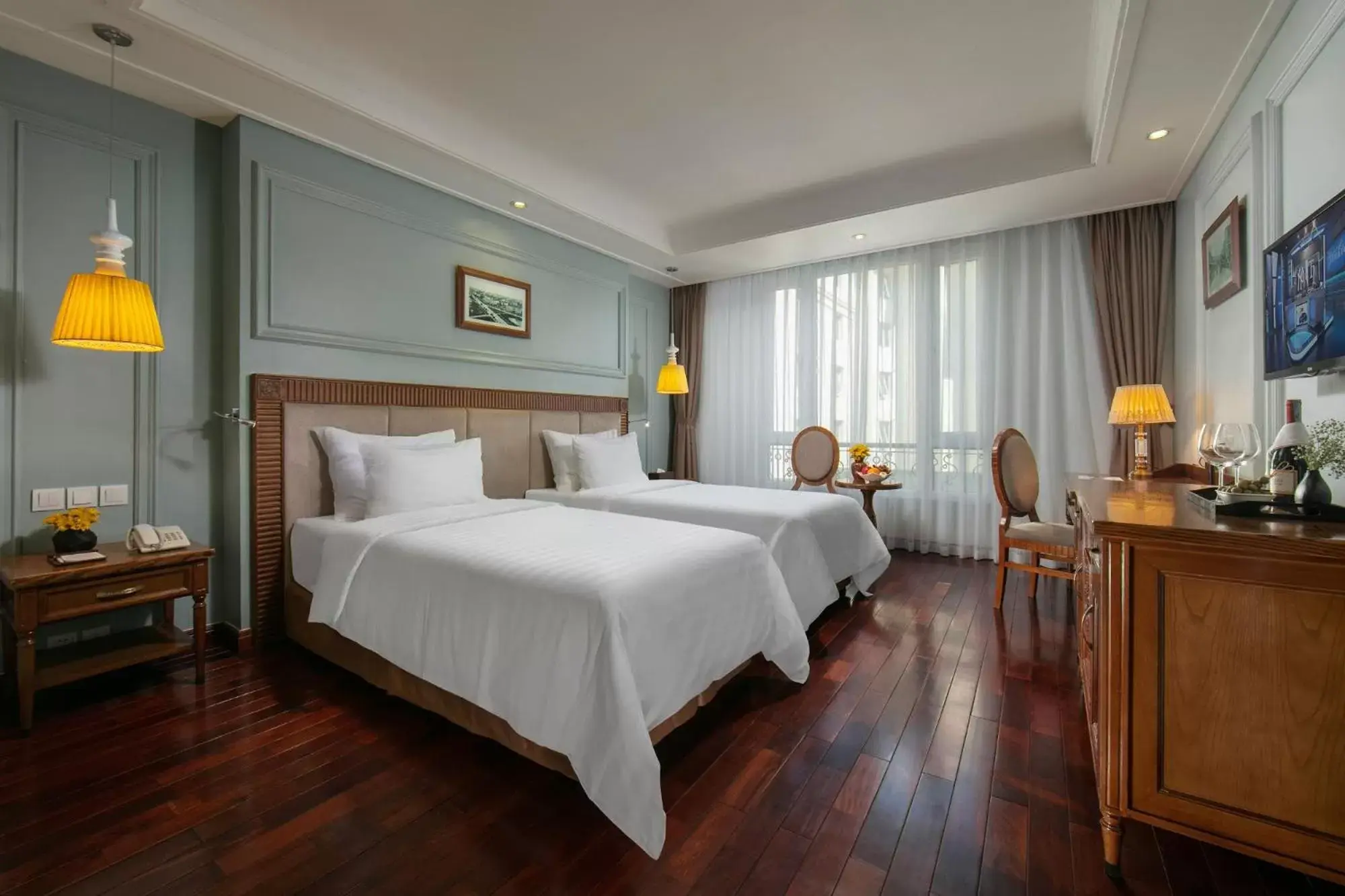 Photo of the whole room, Bed in Hanoi Pearl Hotel