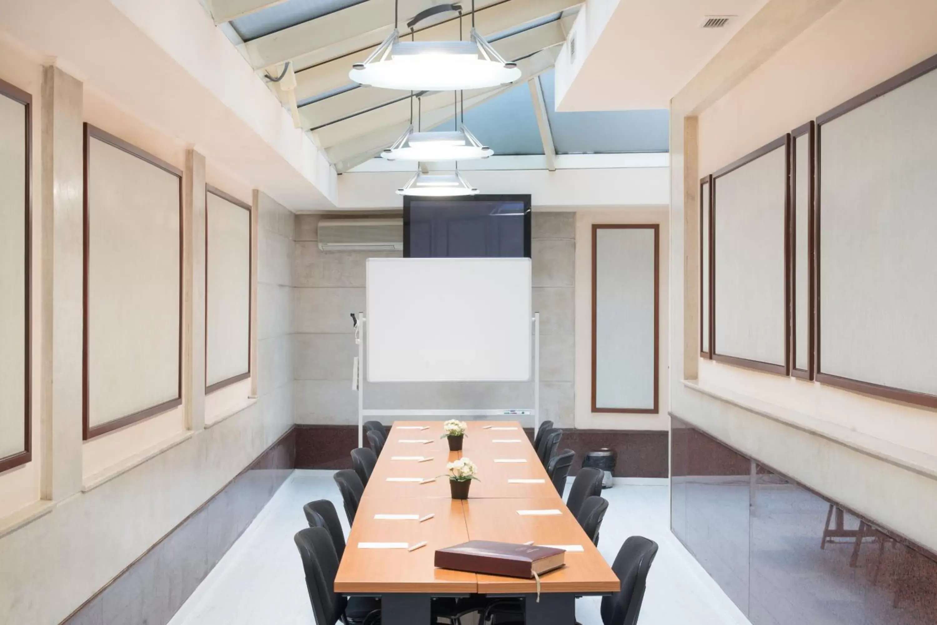Meeting/conference room in Hotel Downtown - TOP location in the heart of Sofia city