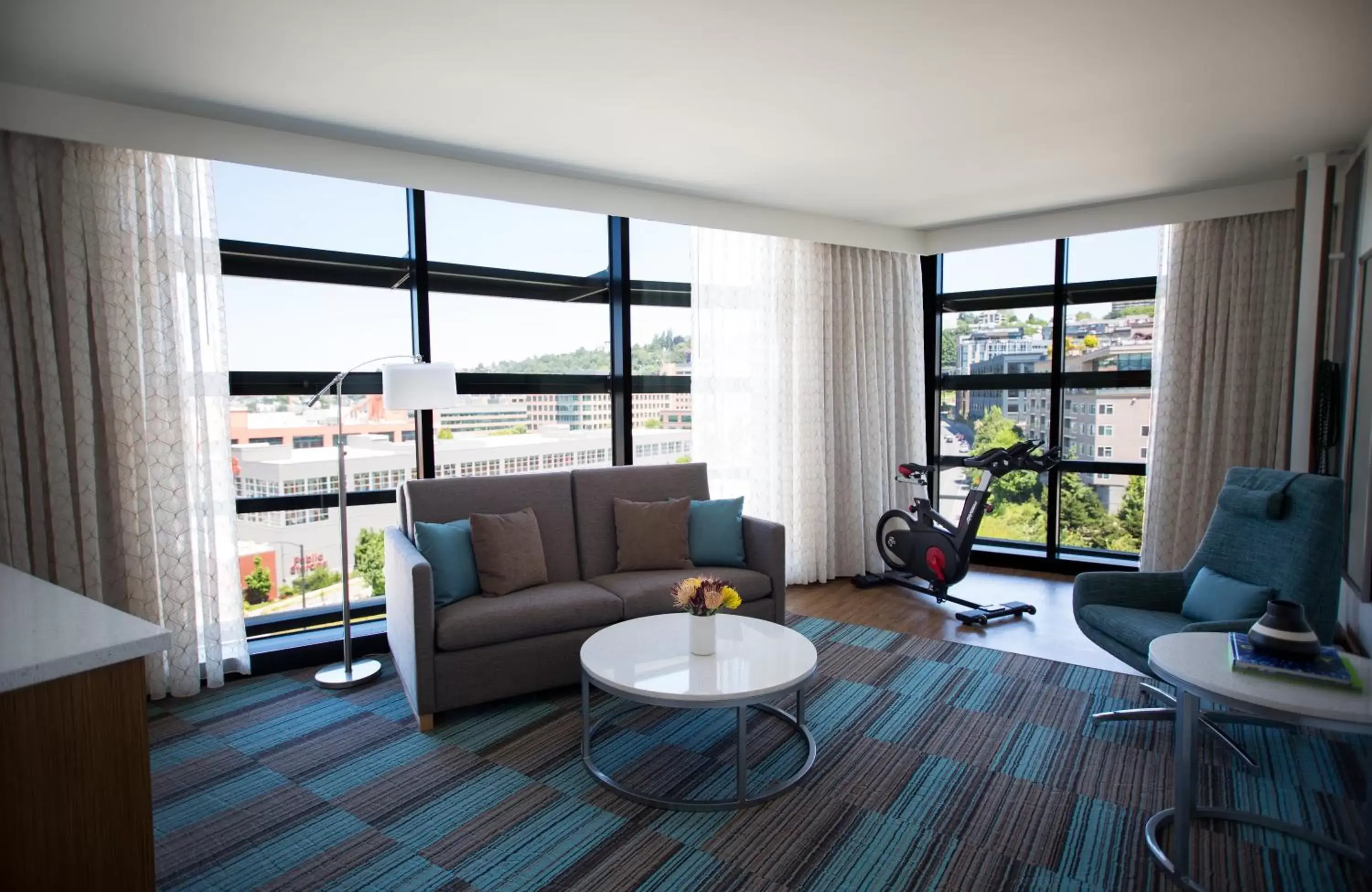 Bedroom, Seating Area in EVEN Hotel Seattle DTWN Lake Union, an IHG Hotel