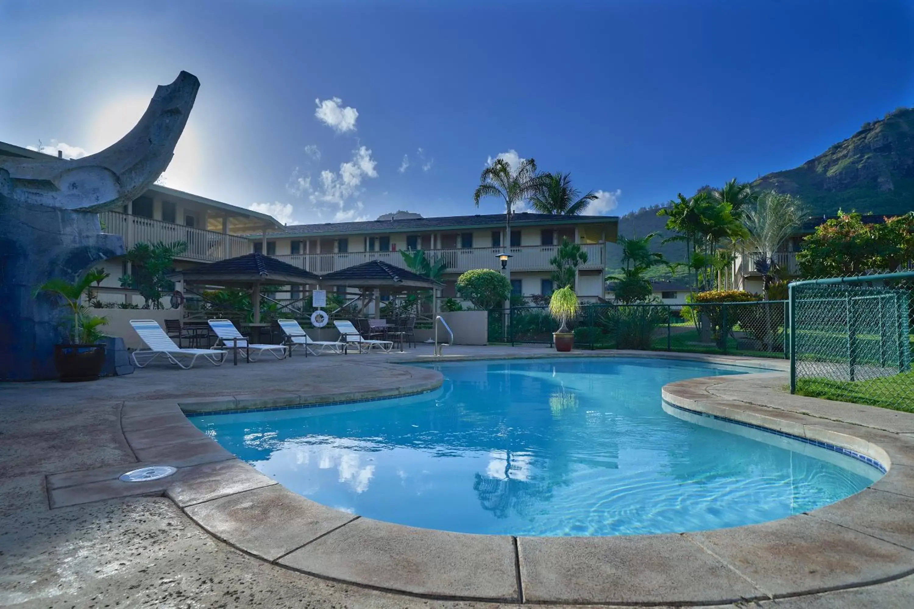 Swimming Pool in The Kauai Inn