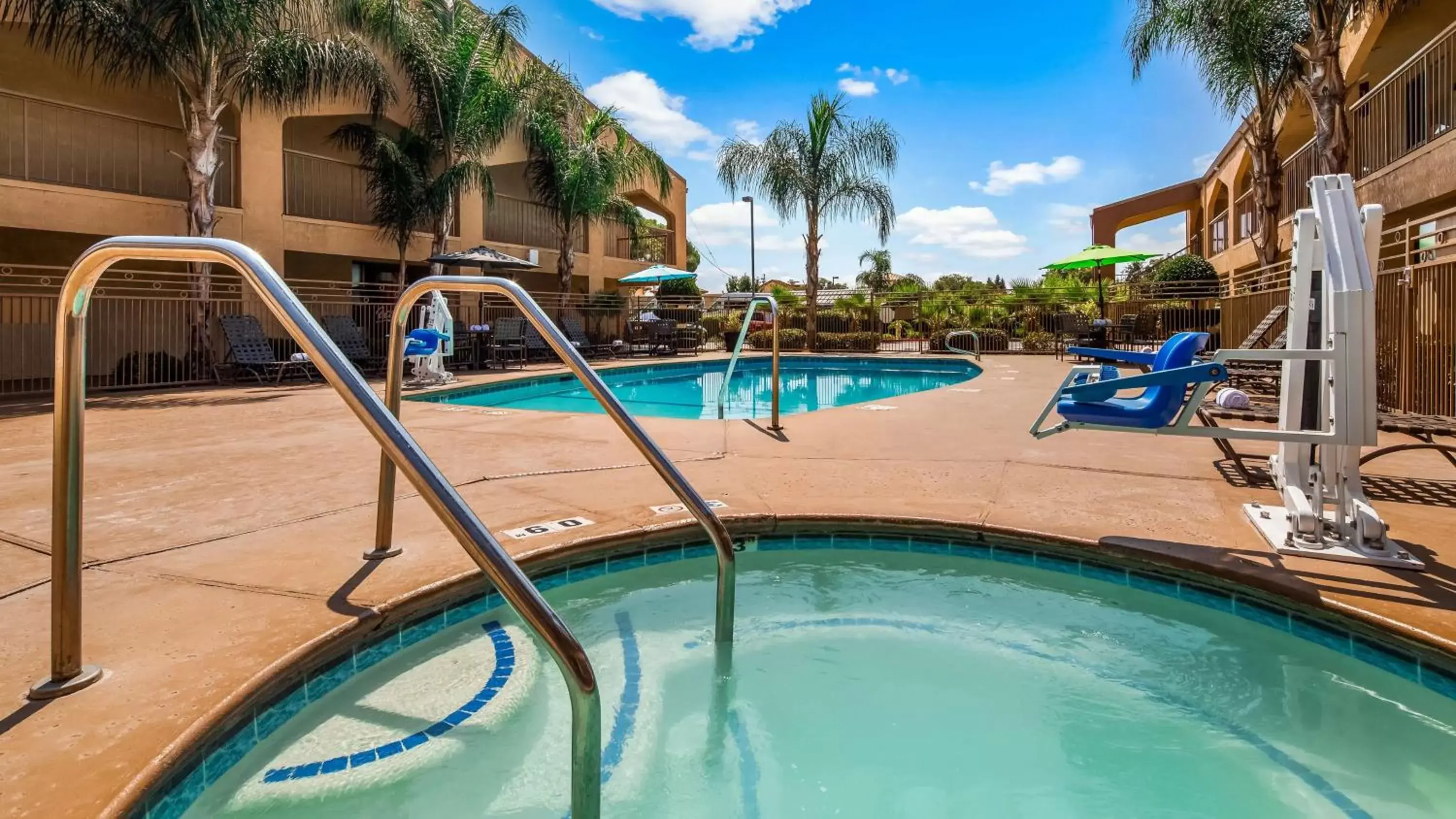 Pool view, Swimming Pool in Best Western Yuba City Inn