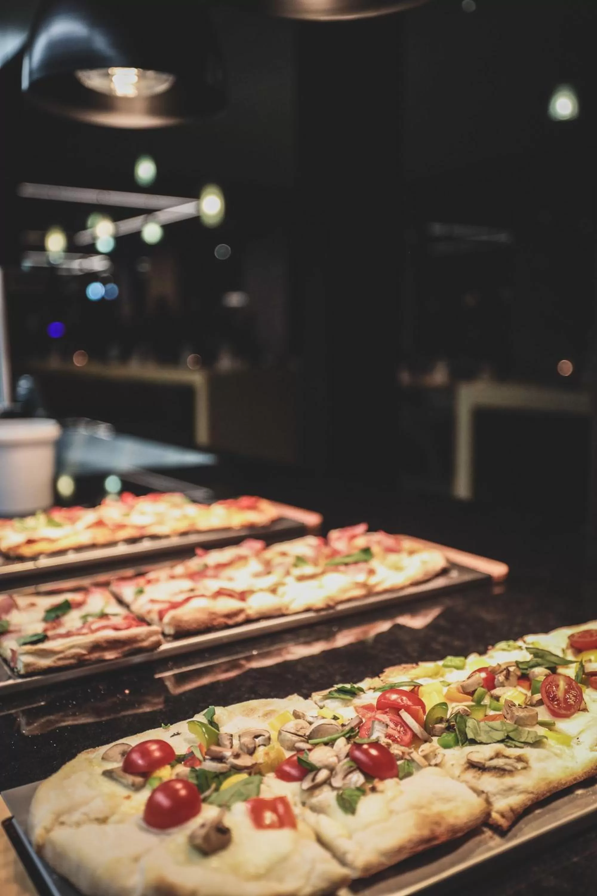 Restaurant/places to eat in AVES Hotel&Apartment Arosa