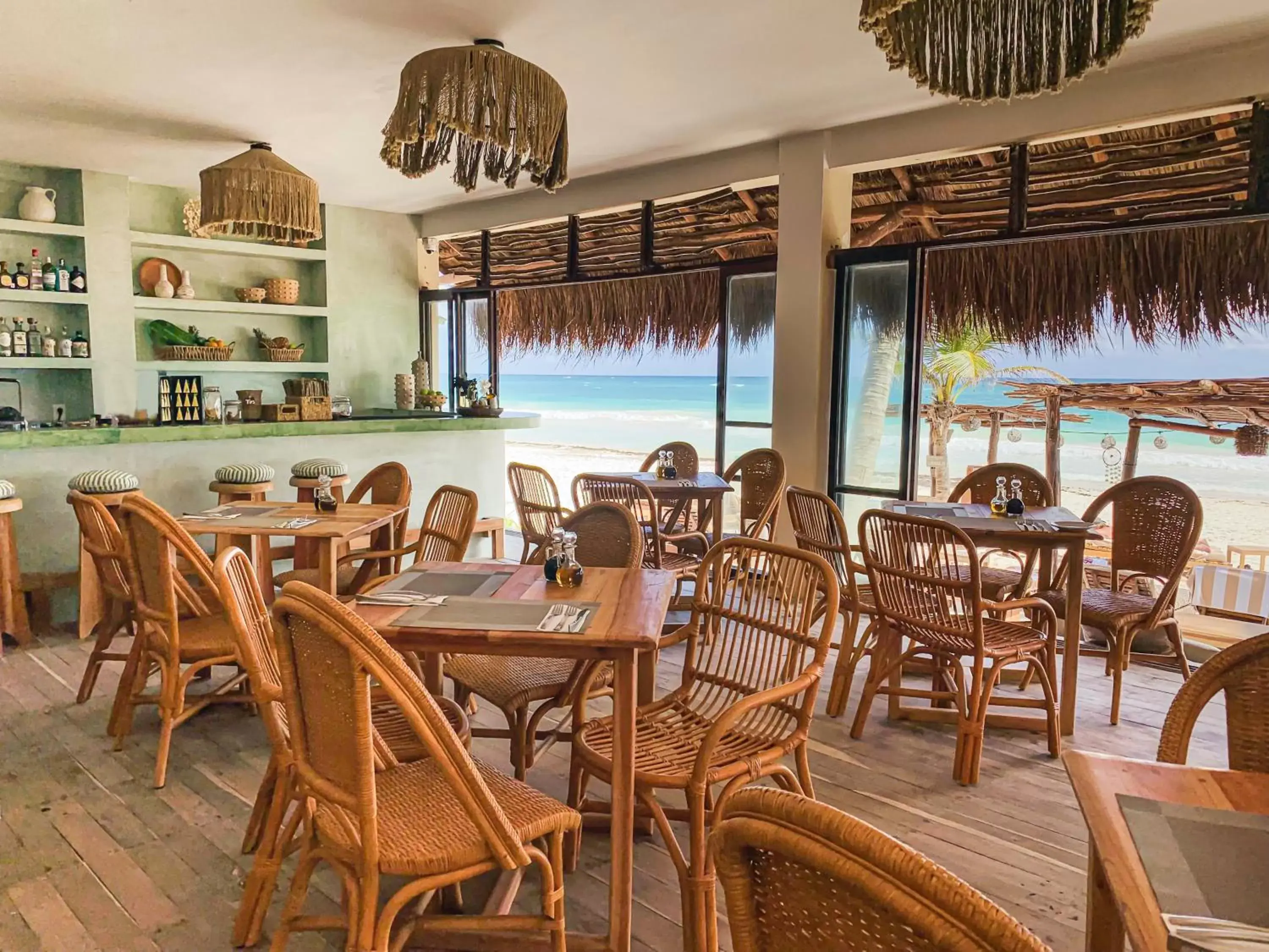 Restaurant/Places to Eat in Dune Boutique Hotel located at the party zone