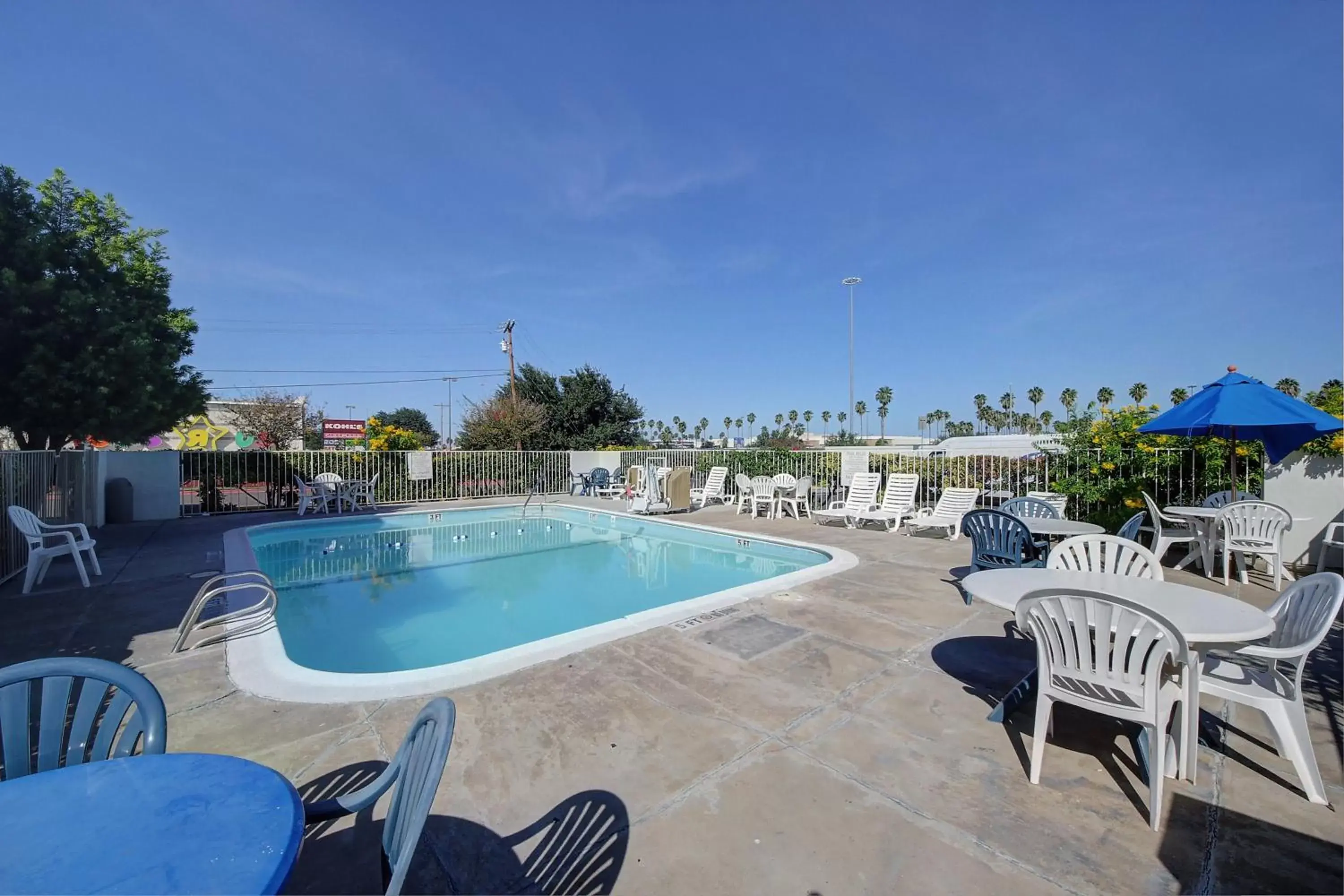 Swimming pool in Motel 6-Laredo, TX - South Swimming pool in Motel 6-Laredo, TX - South