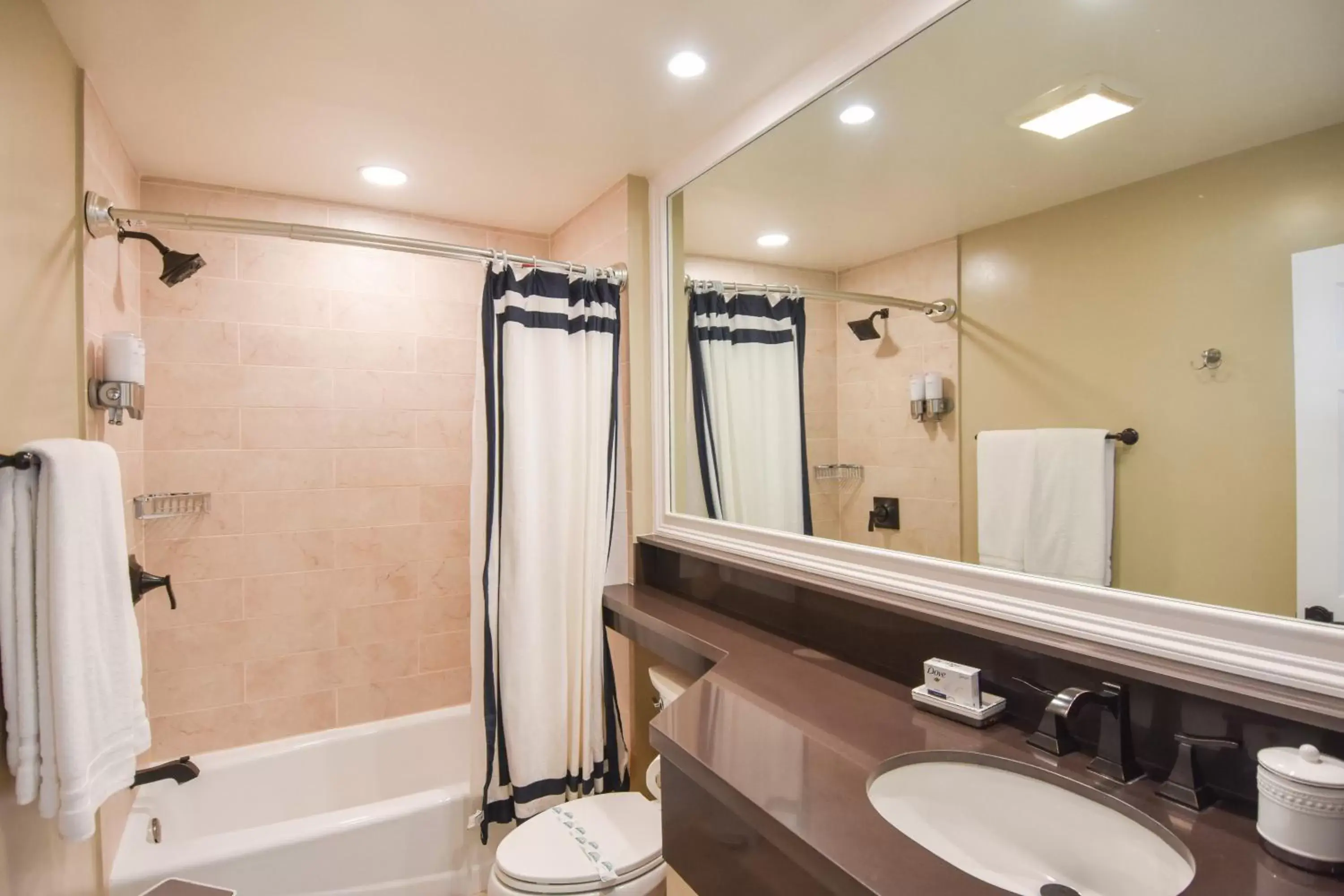 Bathroom in Quinta Pacifica Beachfront Villas