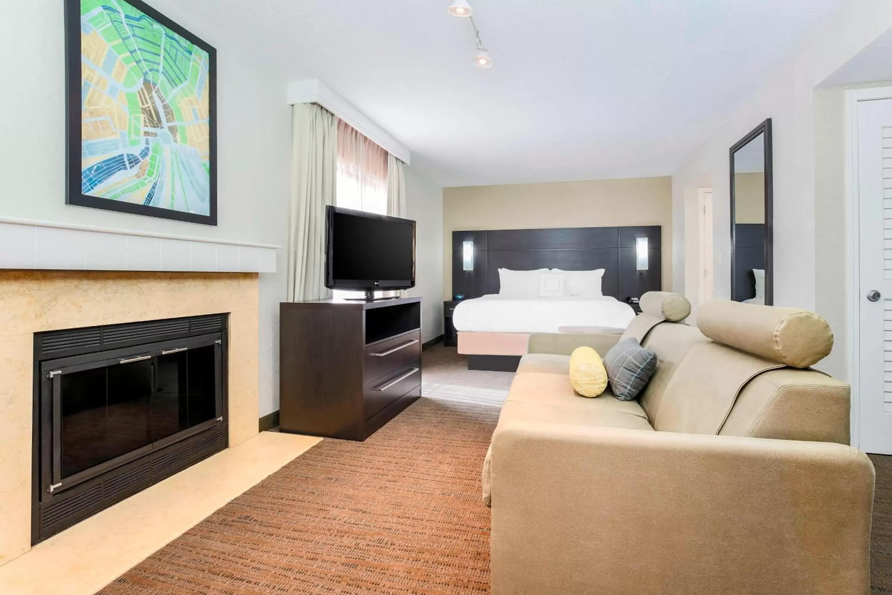 Photo of the whole room, Seating Area in Residence Inn Boston North Shore/Danvers