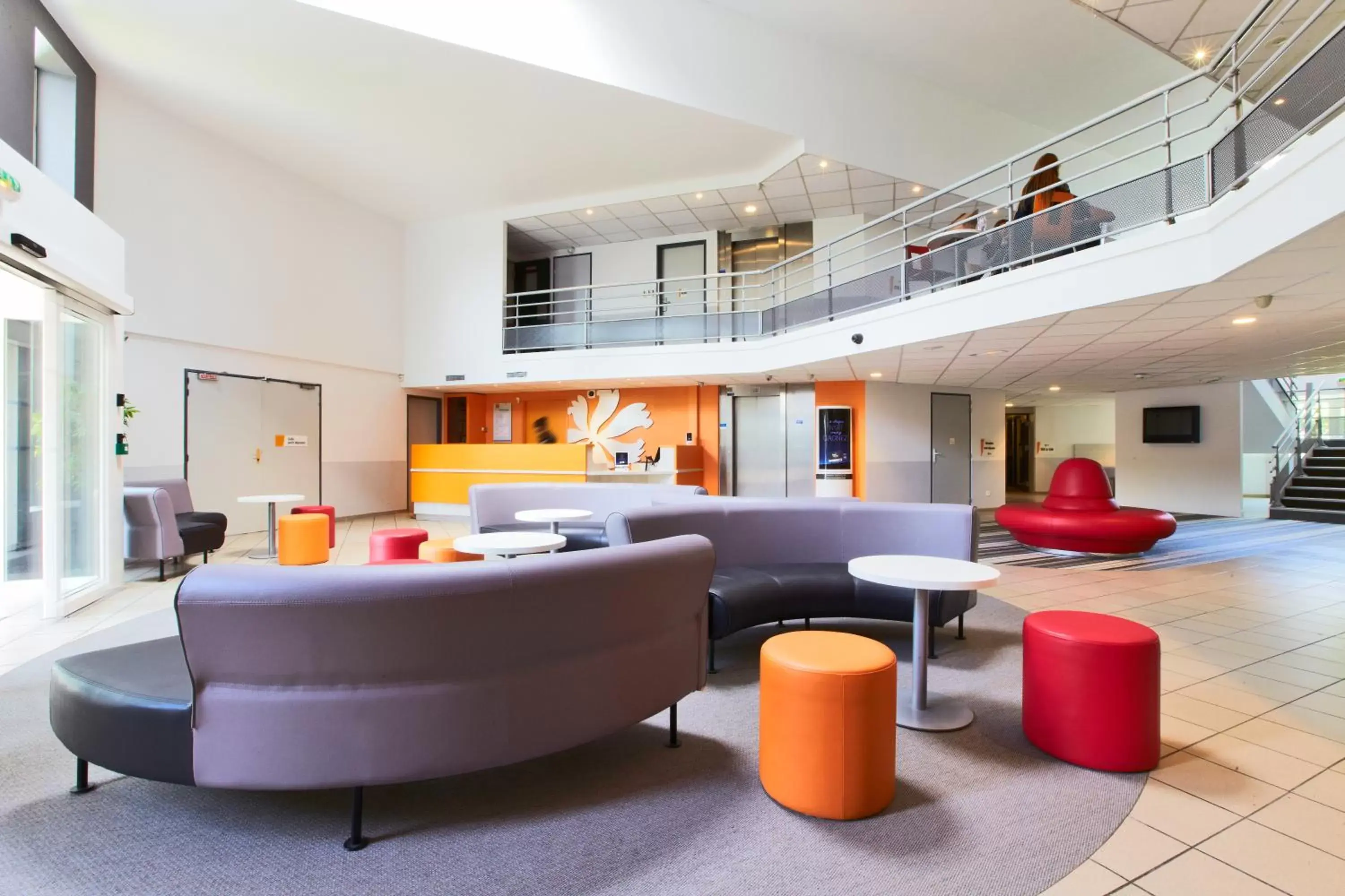 Lobby or reception in Premiere Classe Roissy CDG - Paris Nord 2 - Parc des Expositions Lobby or reception in Premiere Classe Roissy CDG - Paris Nord 2 - Parc des Expositions