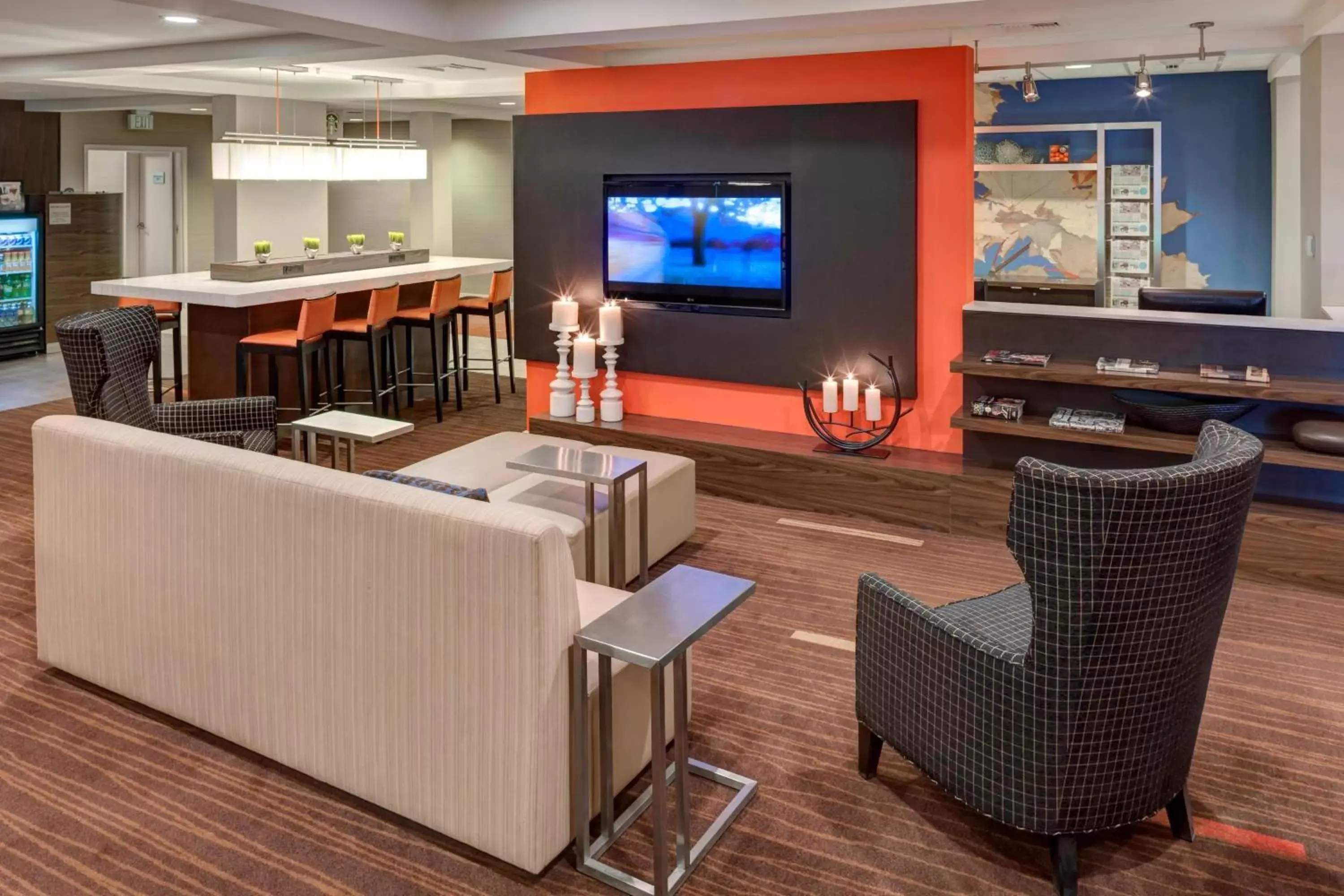 Lobby or reception, Lounge/Bar in Courtyard by Marriott Wichita East