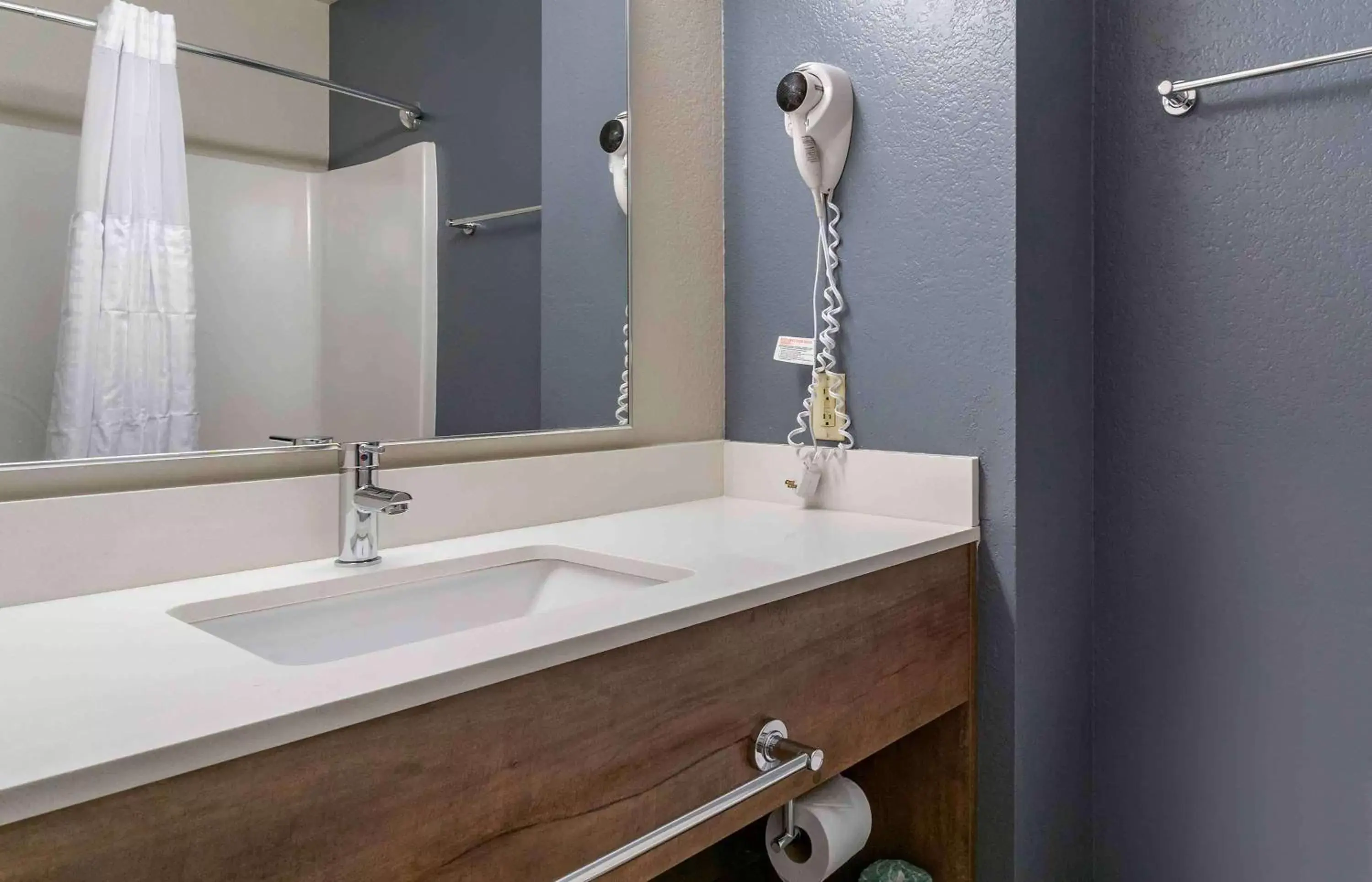 Bathroom in Extended Stay America Premier Suites - Daytona Beach - Ormond Beach