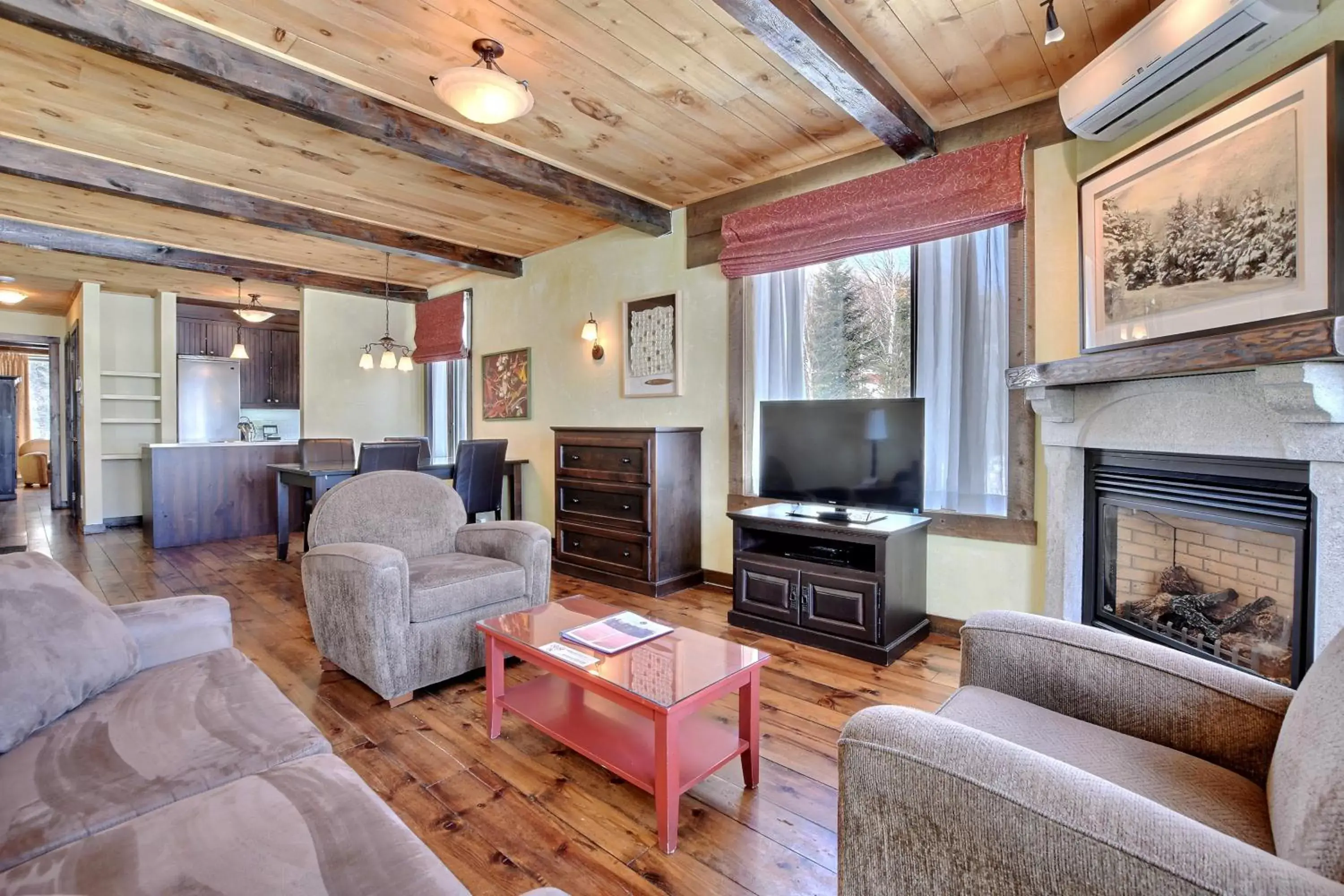 Seating Area in Les Condos Du Lac Taureau- Rooms & Condos