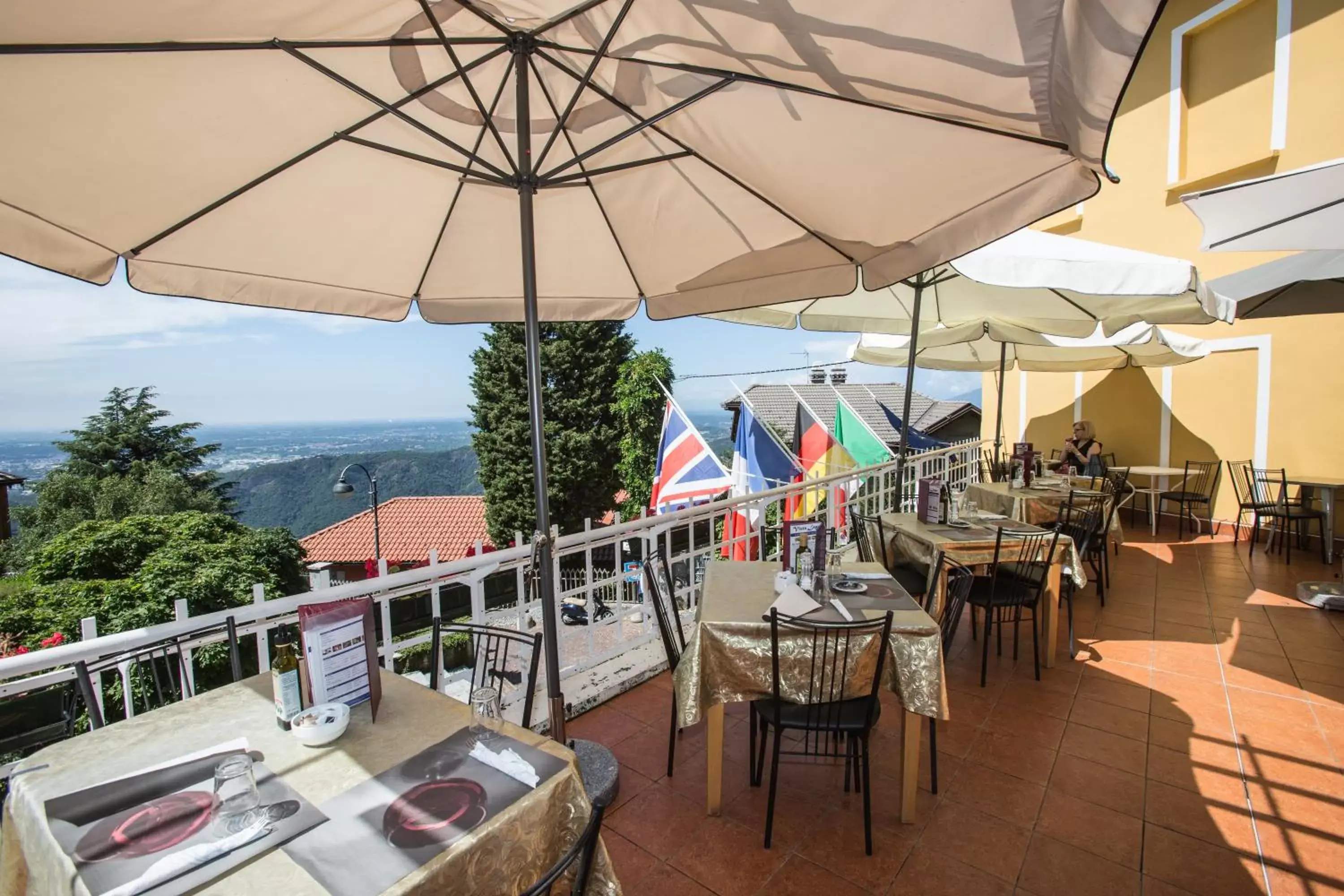 Balcony/Terrace, Restaurant/Places to Eat in Hotel Vista Lago