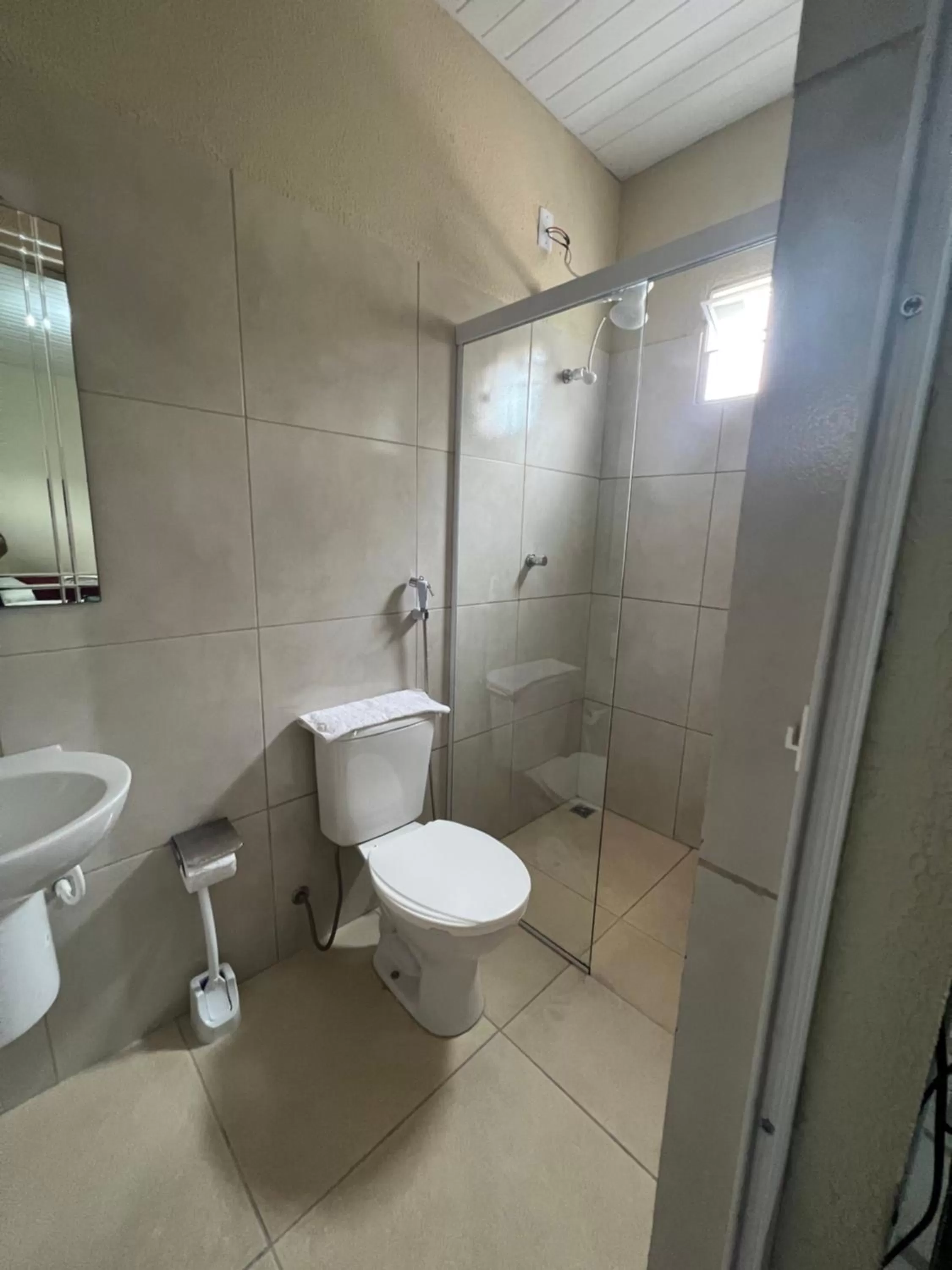 Shower, Bathroom in Pousada Hostal Iracema