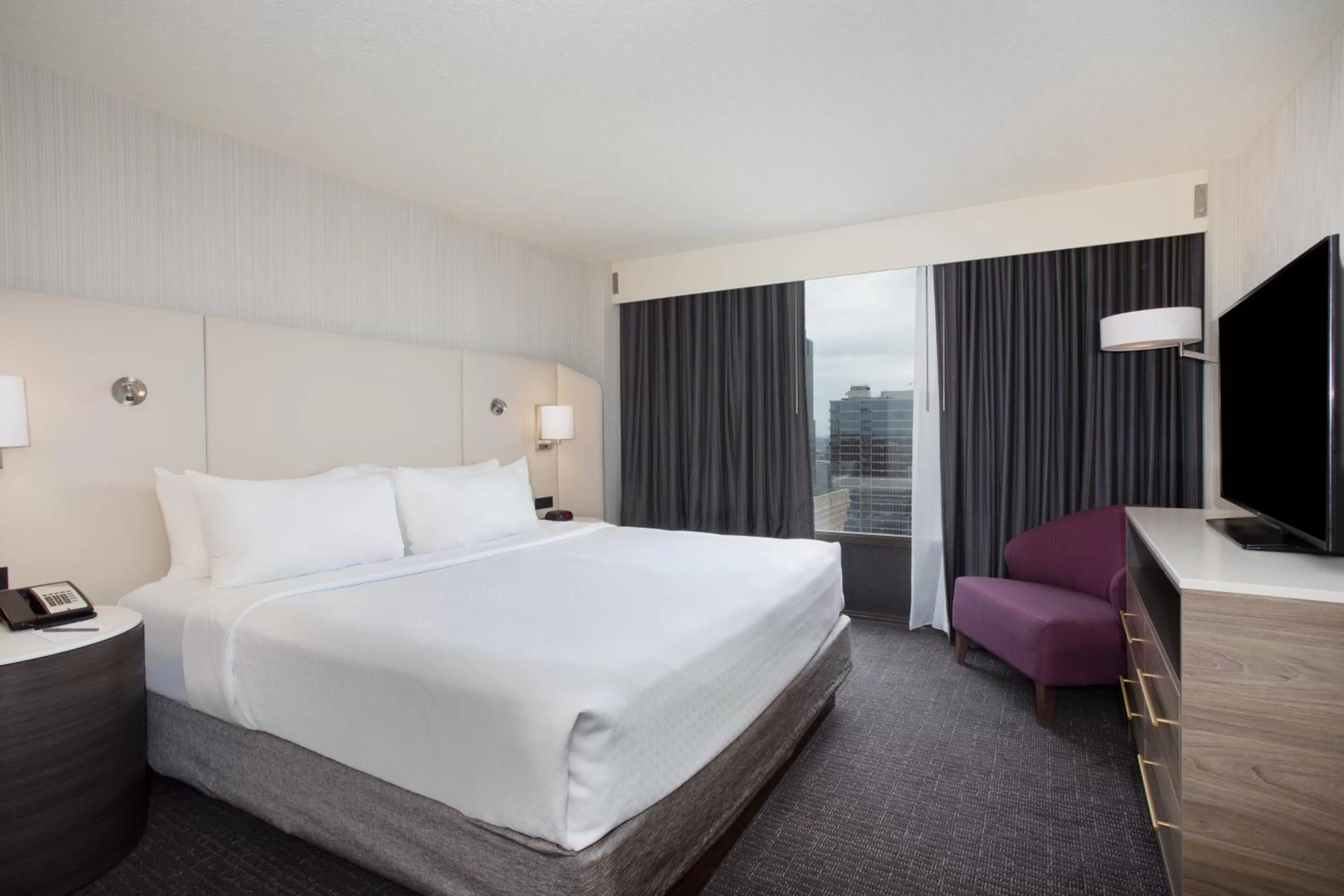 Bedroom, Bed in Crowne Plaza Kansas City Downtown by IHG