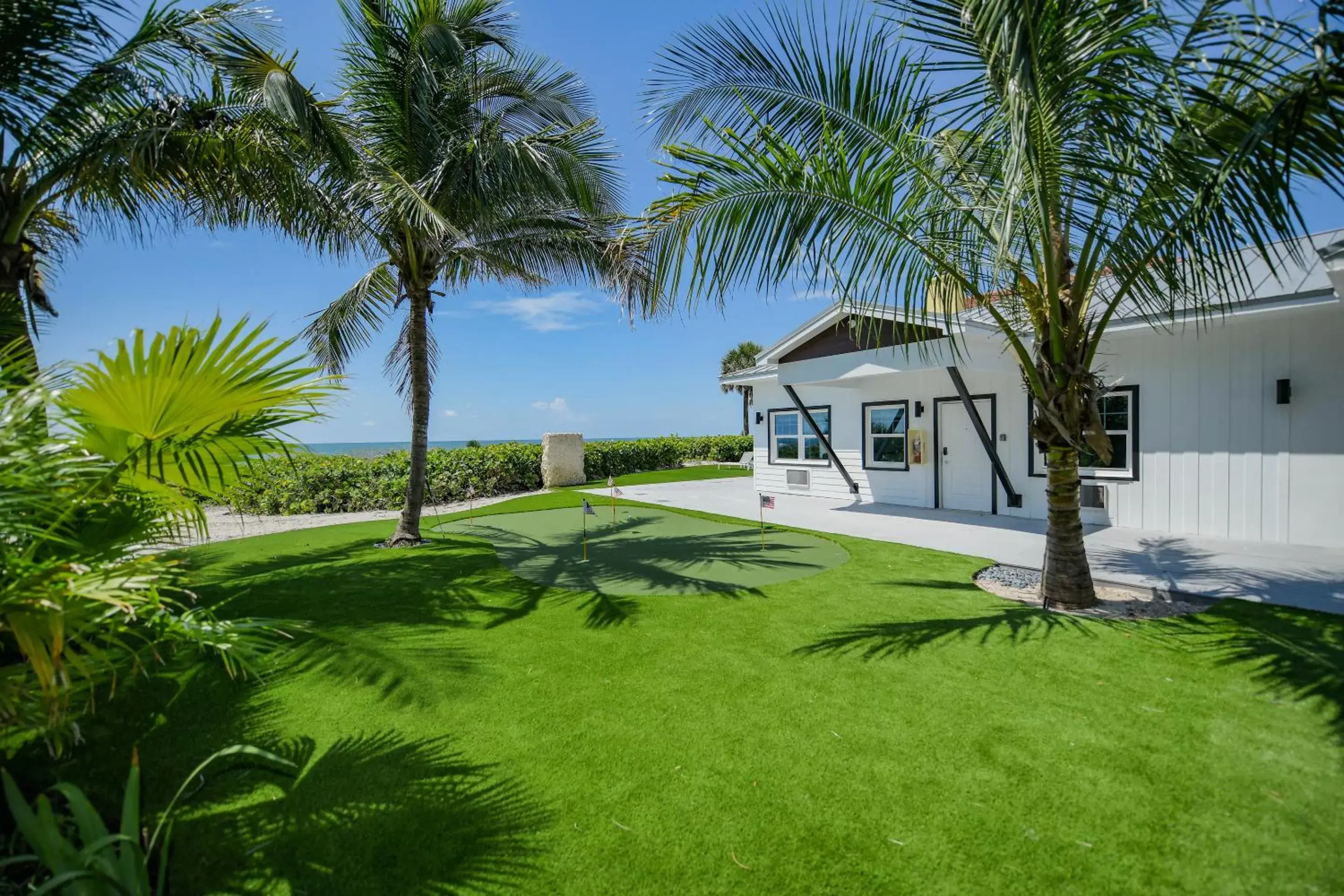 Property building in Casey Key Resorts - Beachfront Property building in Casey Key Resorts - Beachfront