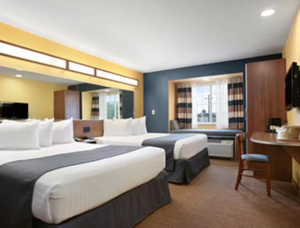 Day, Bed in Microtel Inn & Suites Chili/Rochester