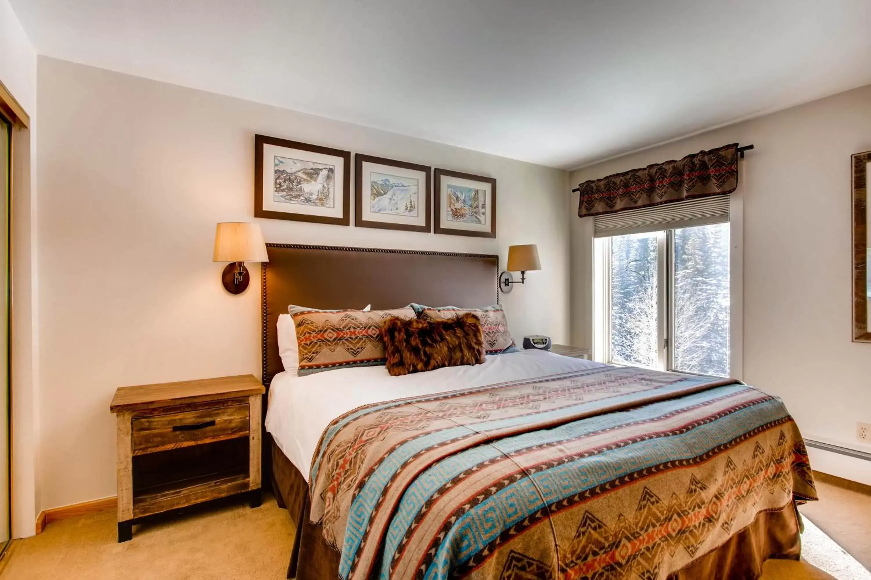 Bedroom, Bed in Lion Square Lodge