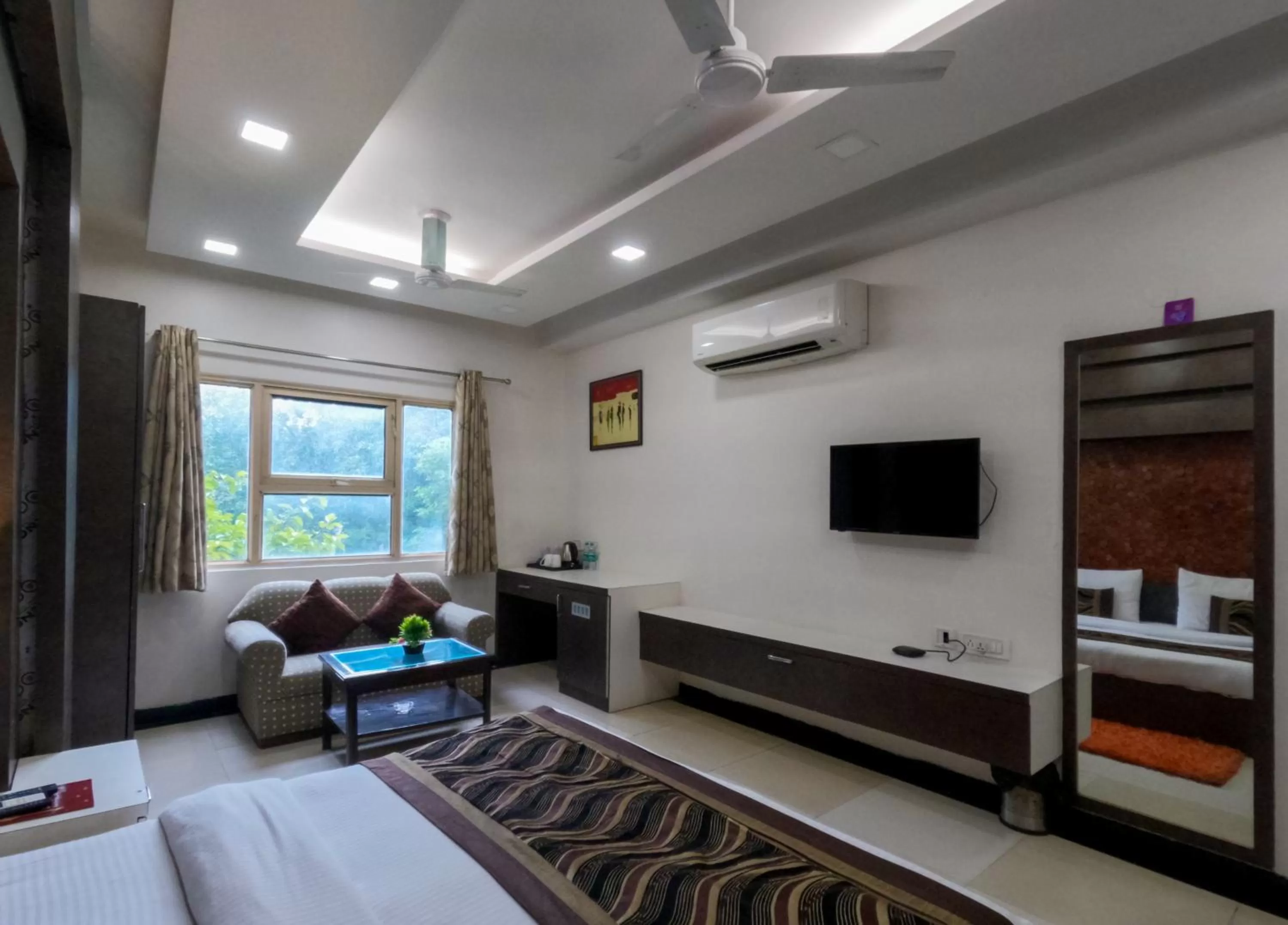 Hotel Red Castle - Karol Bagh - Where luxury meets comfort