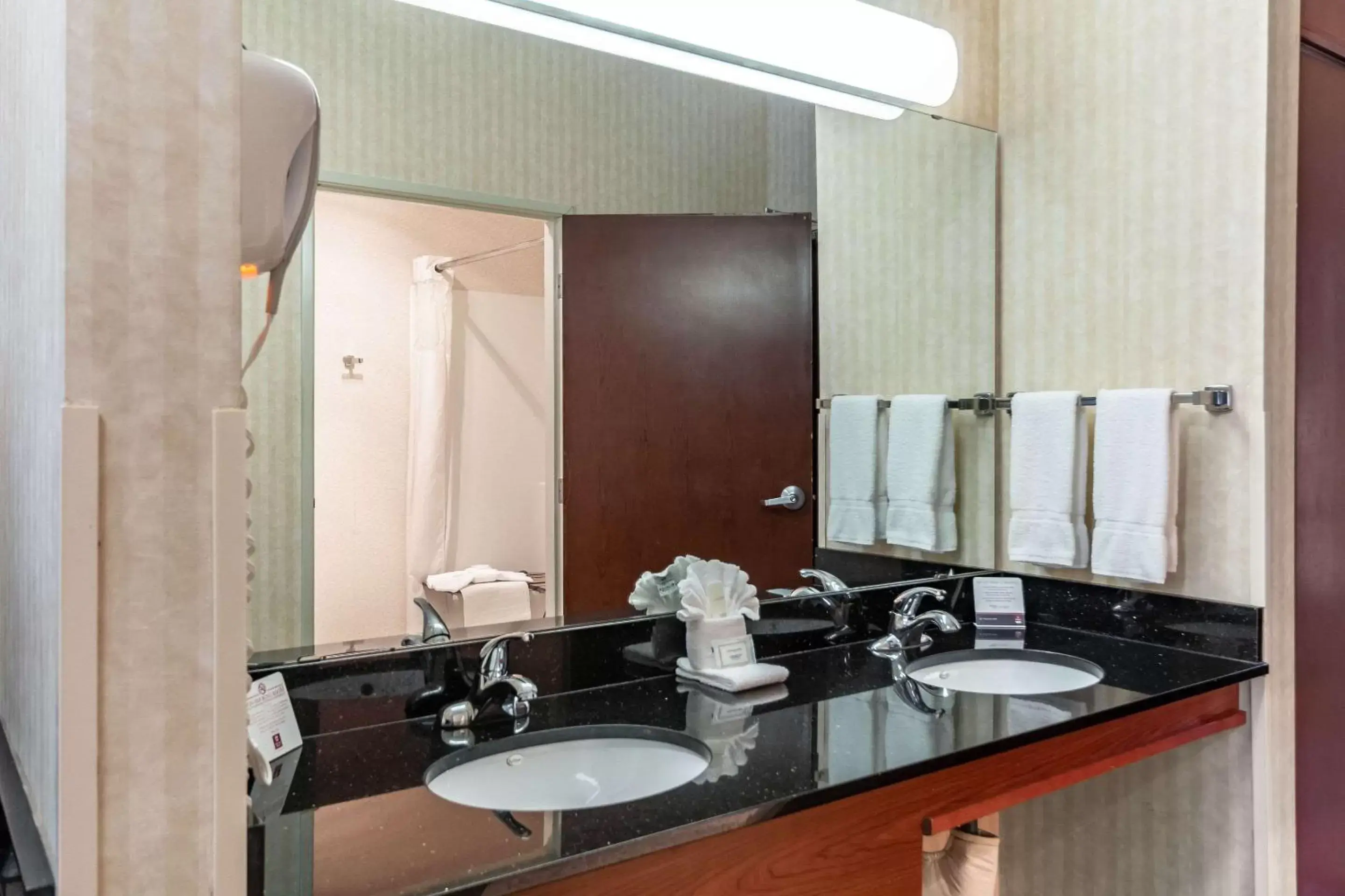 Bedroom, Bathroom in Clarion Hotel Portland International Airport