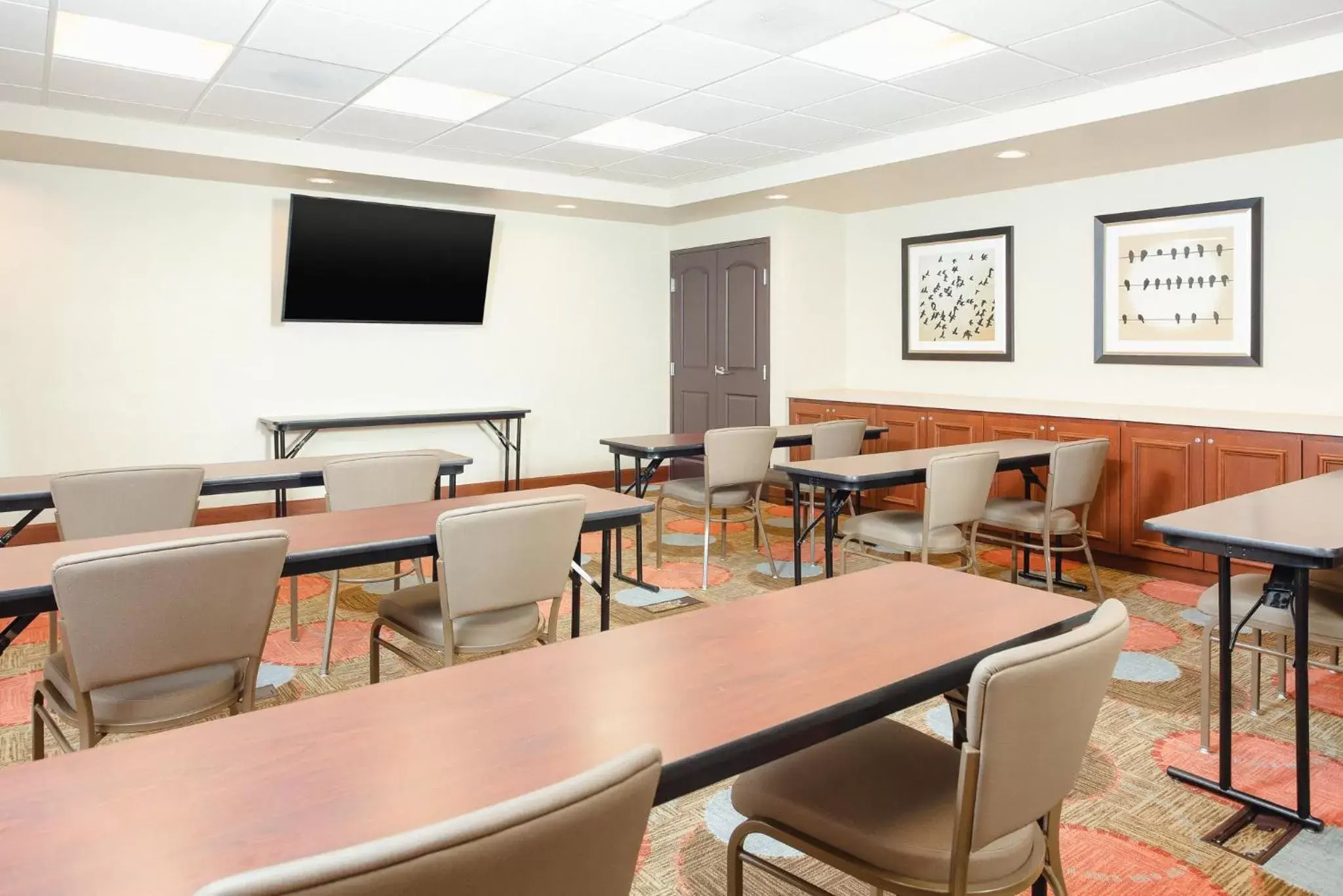 Meeting/conference room, Restaurant/Places to Eat in Staybridge Suites Chandler, an IHG Hotel
