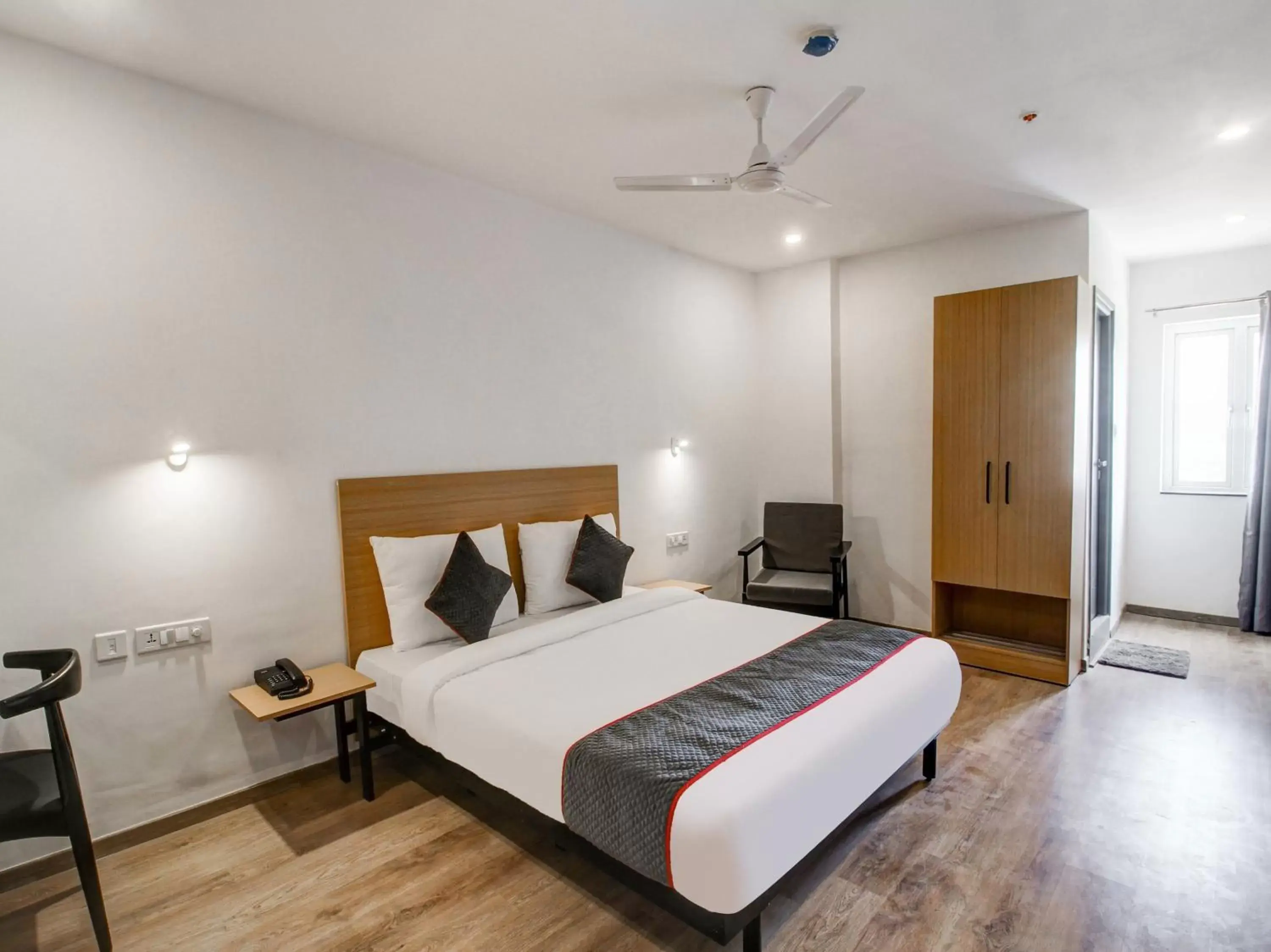 Bedroom, Bed in Townhouse RCC Majestic 397 LB Nagar