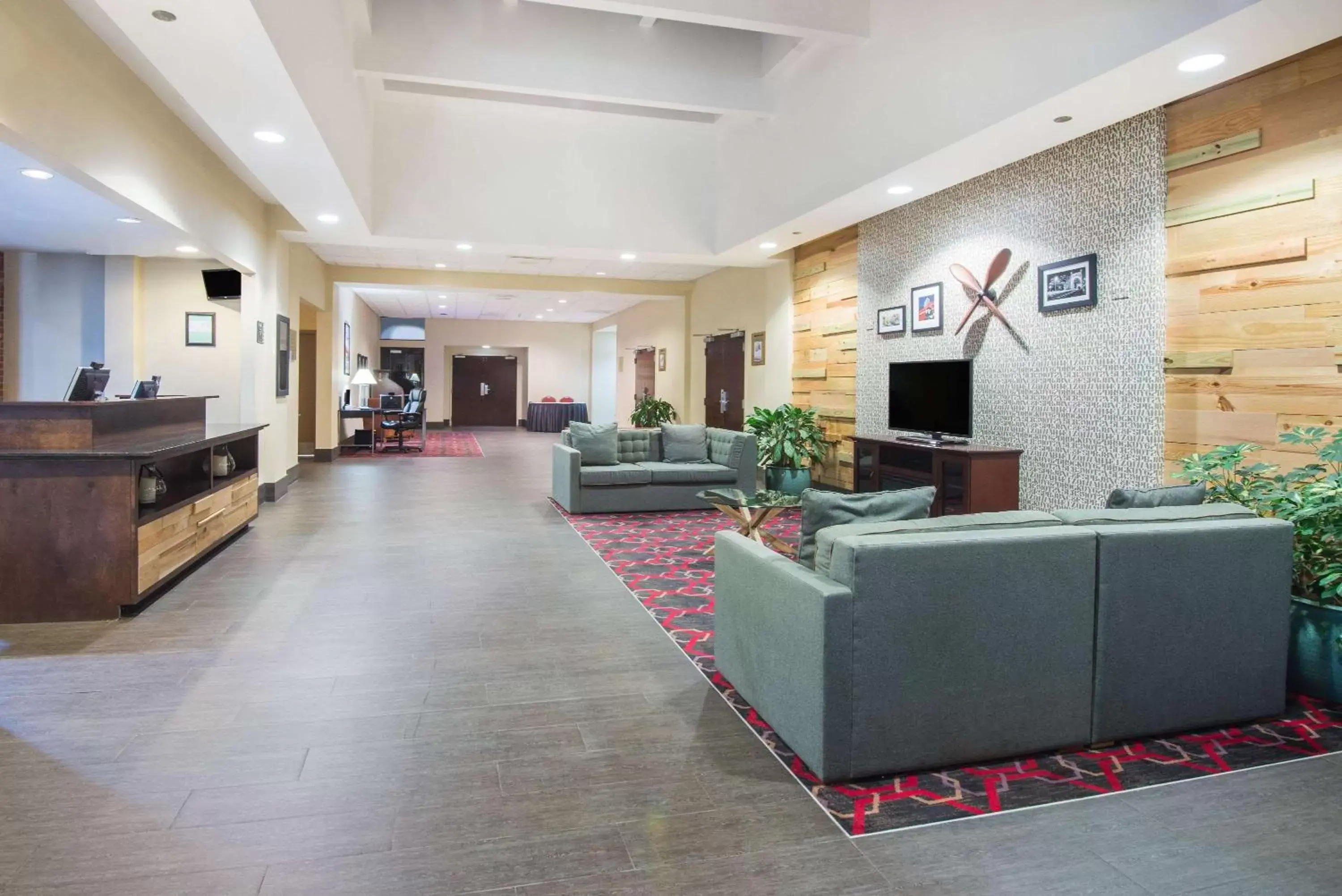 Lobby or reception, Lobby/Reception in Wyndham Garden Inn Pittsburgh Airport