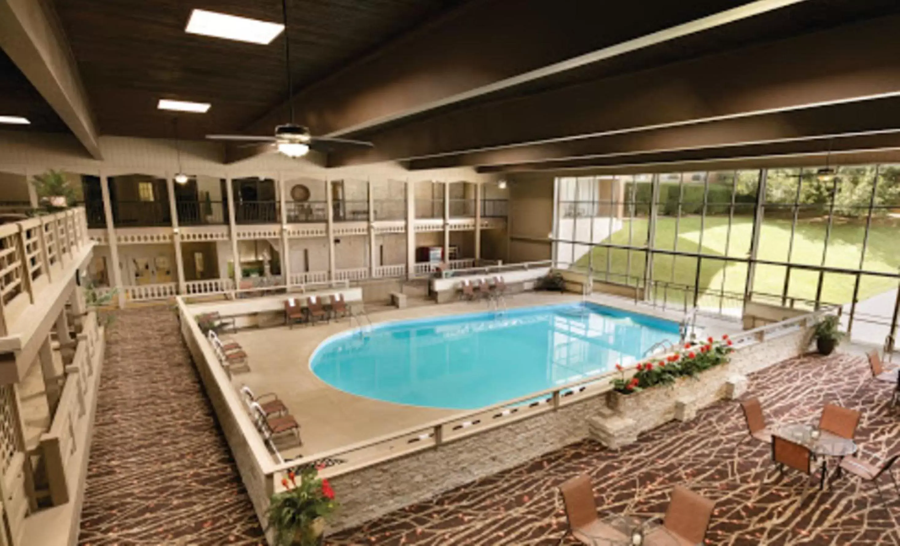 , Swimming Pool in Radisson Hotel Louisville North