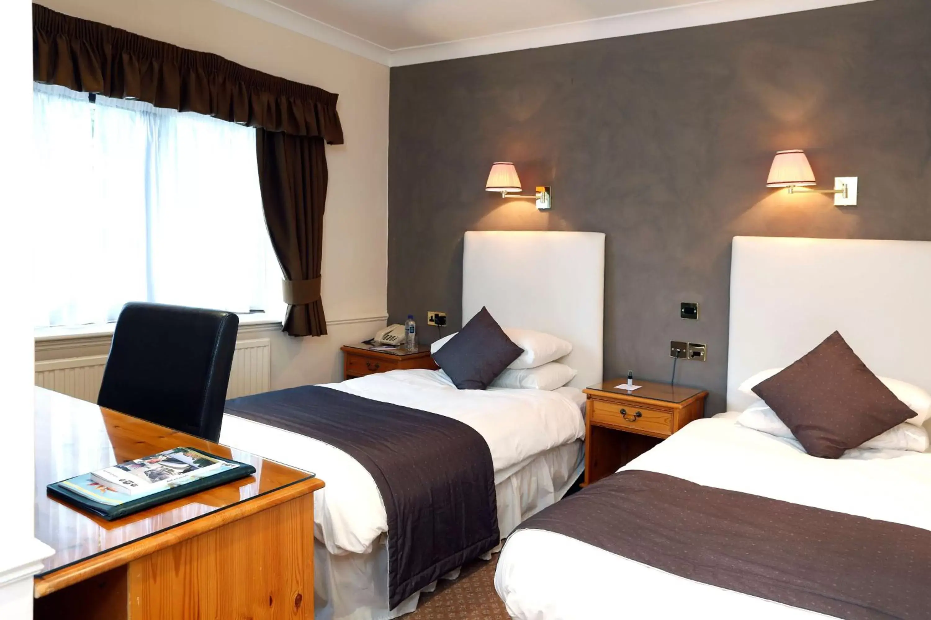 Standard Twin Room in Burnley North Oaks Hotel and Leisure Club