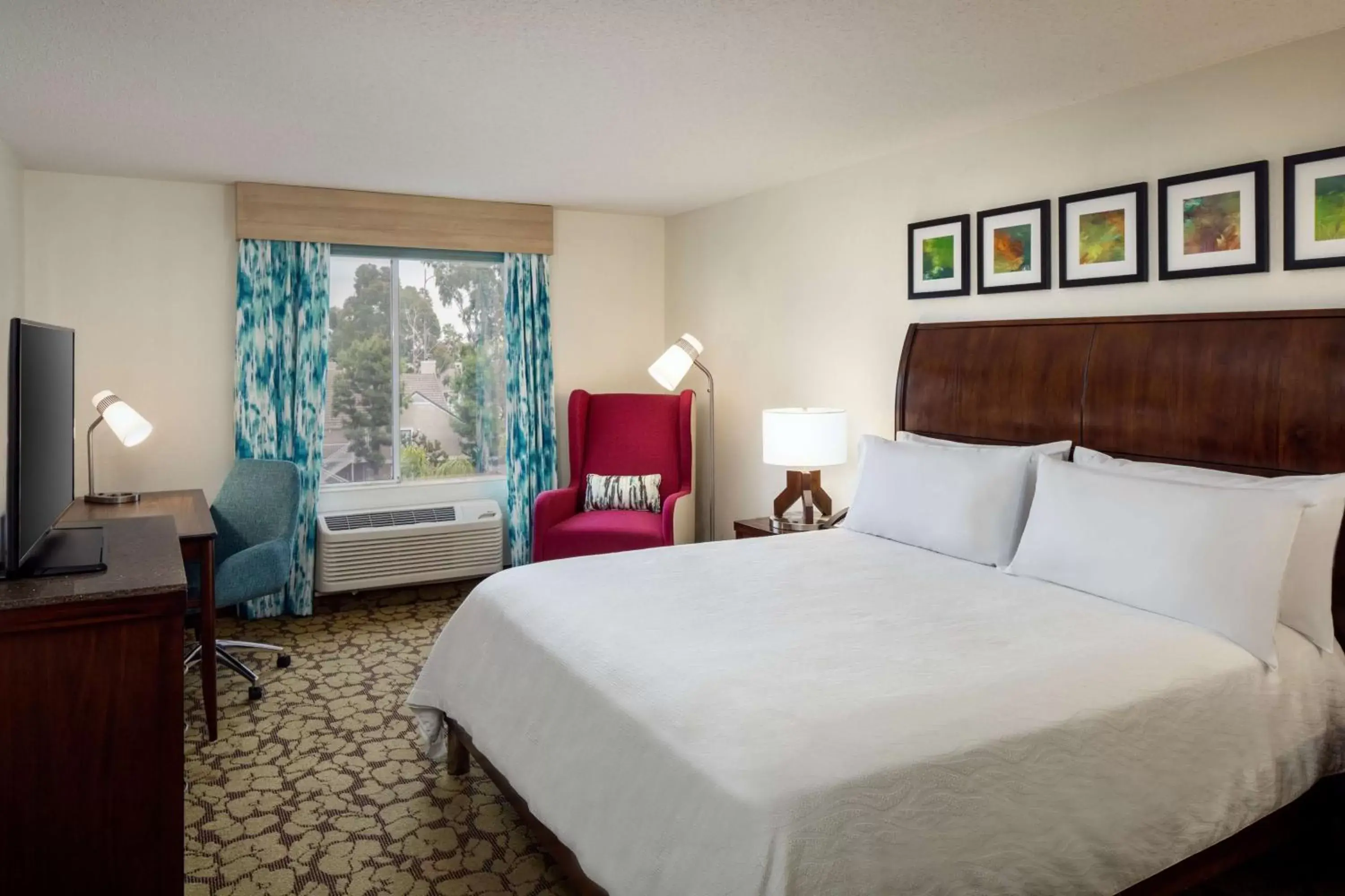 Bed in Hilton Garden Inn Arcadia/Pasadena Area