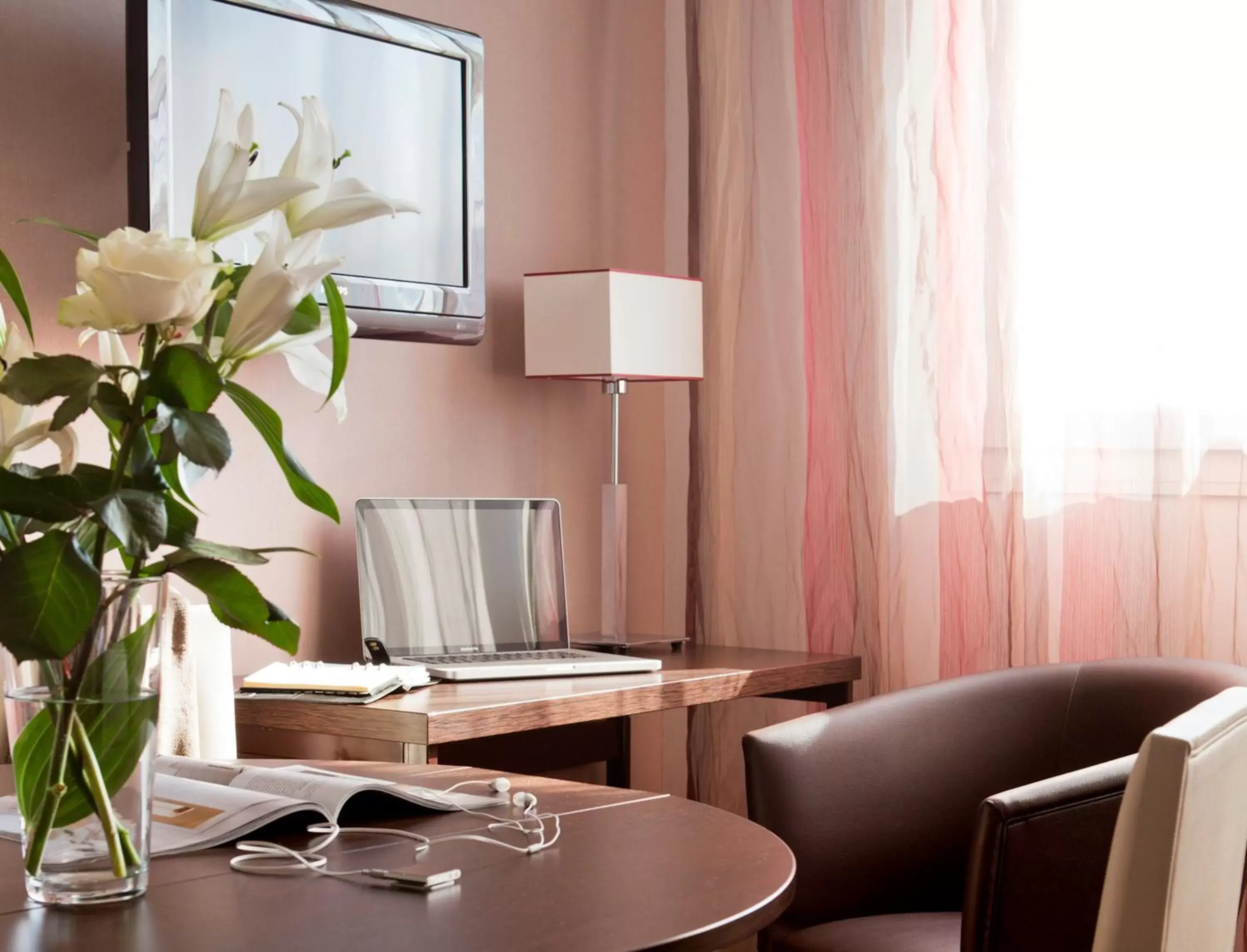 Living room in Residence KOSY appart'hôtels - Les Cèdres Living room in Residence KOSY appart'hôtels - Les Cèdres