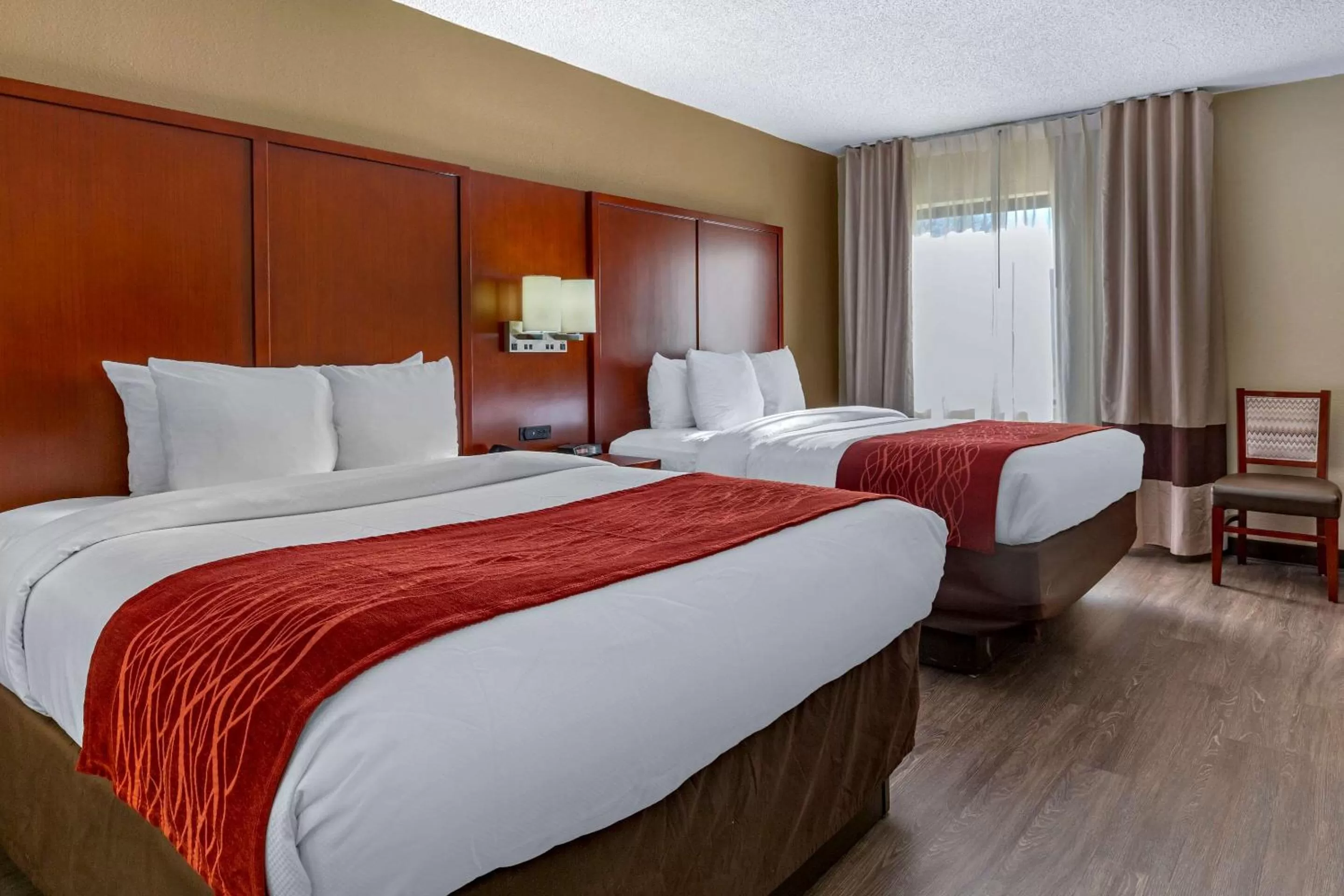 Photo of the whole room, Bed in Comfort Inn Fort Mill Amusement Park at Carowinds Blvd