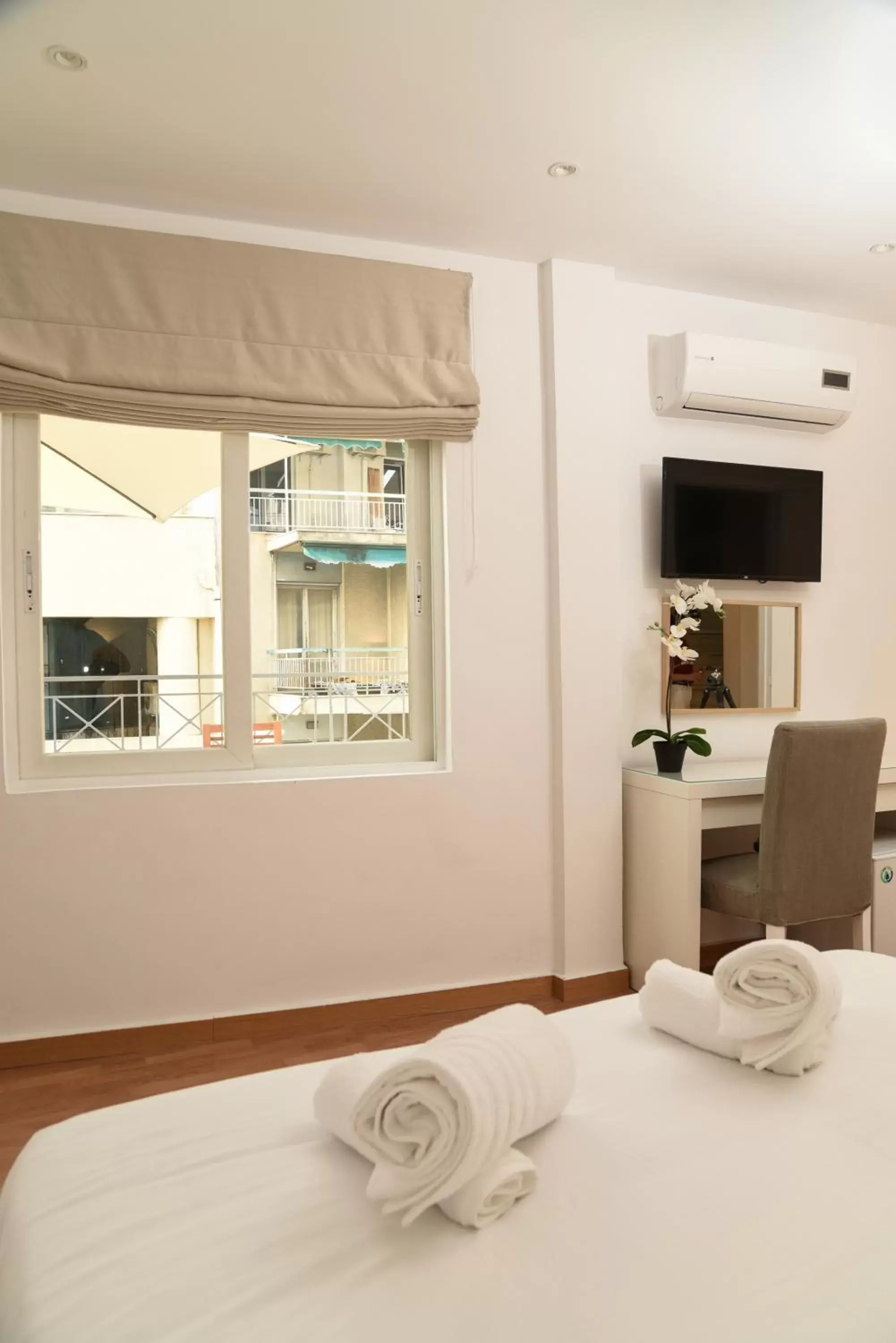 Bedroom in HOTEL_TIER