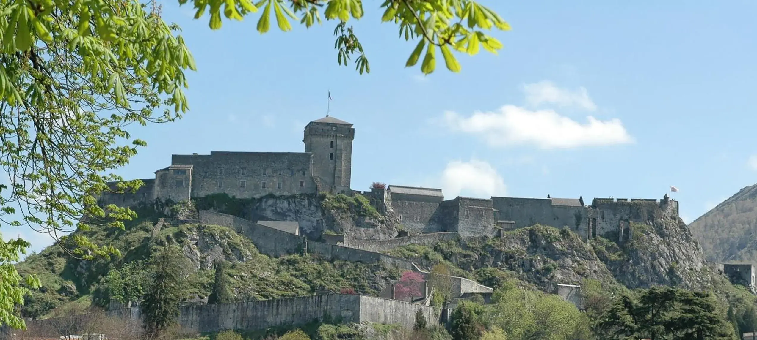 Nearby landmark in Hôtel Croix des Bretons - Lourdes Pyrénées