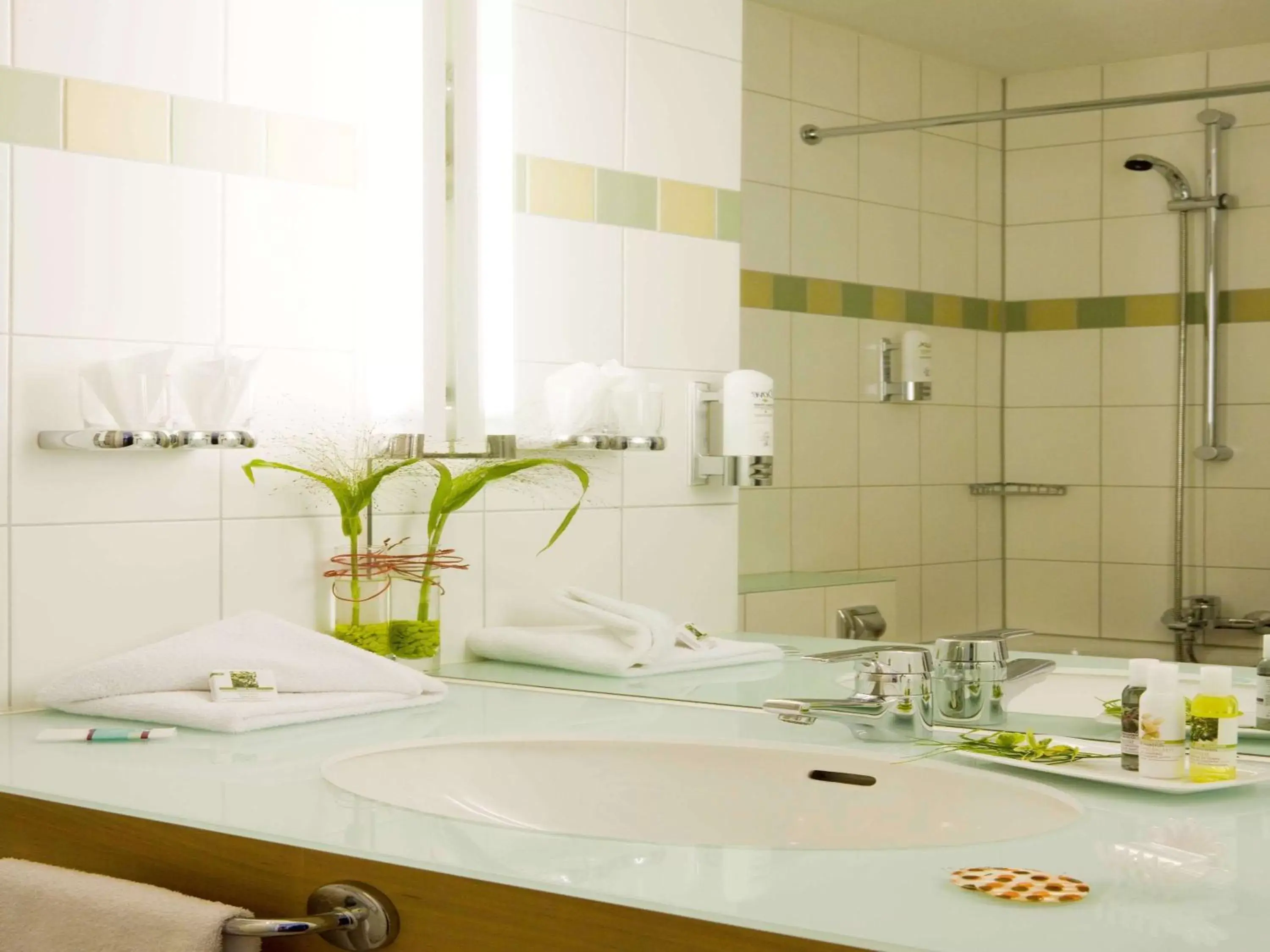 Photo of the whole room, Bathroom in Mercure Hotel Dortmund City