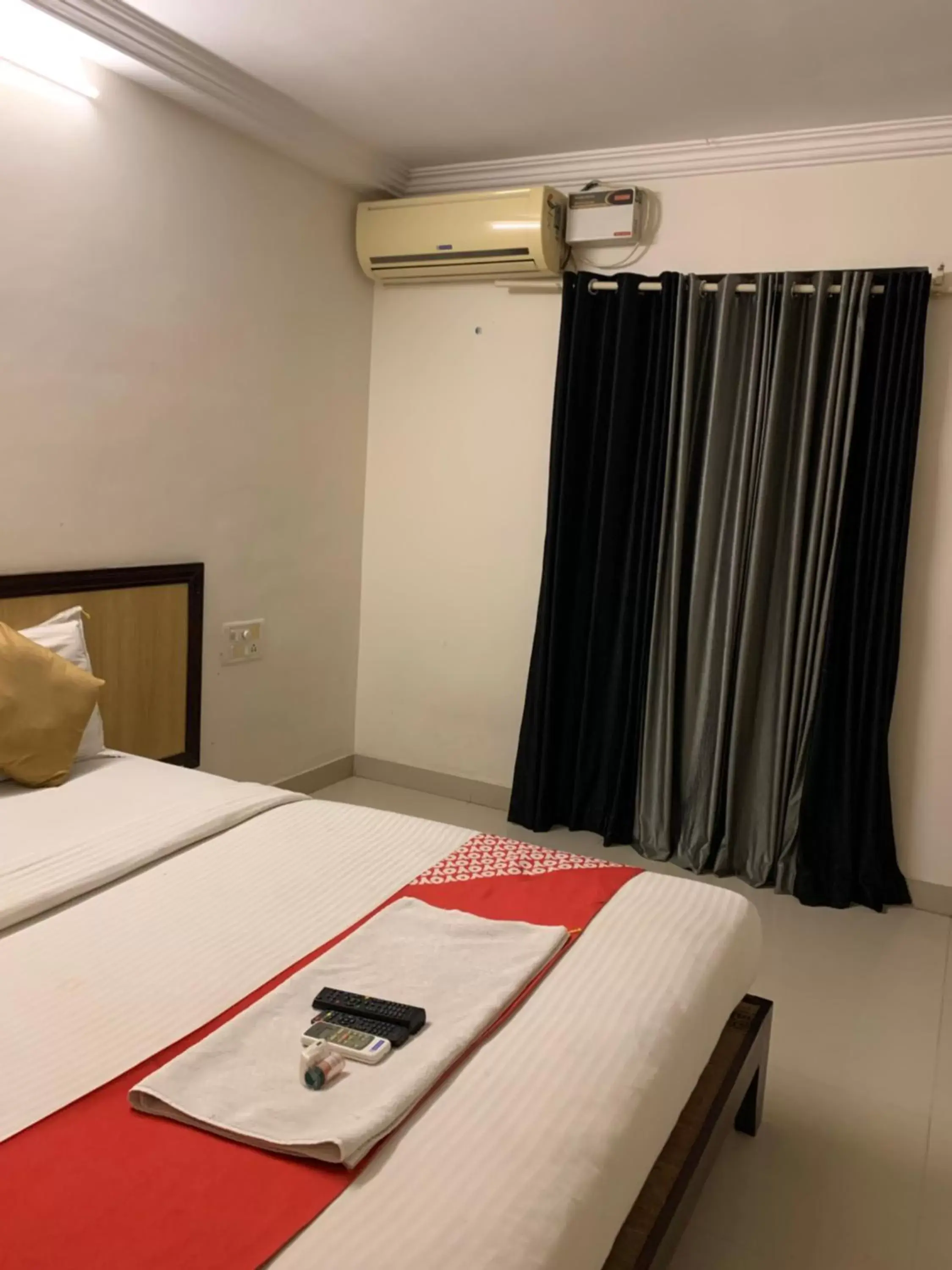 Bed in Hotel Half Moon Chennai Bed in Hotel Half Moon Chennai