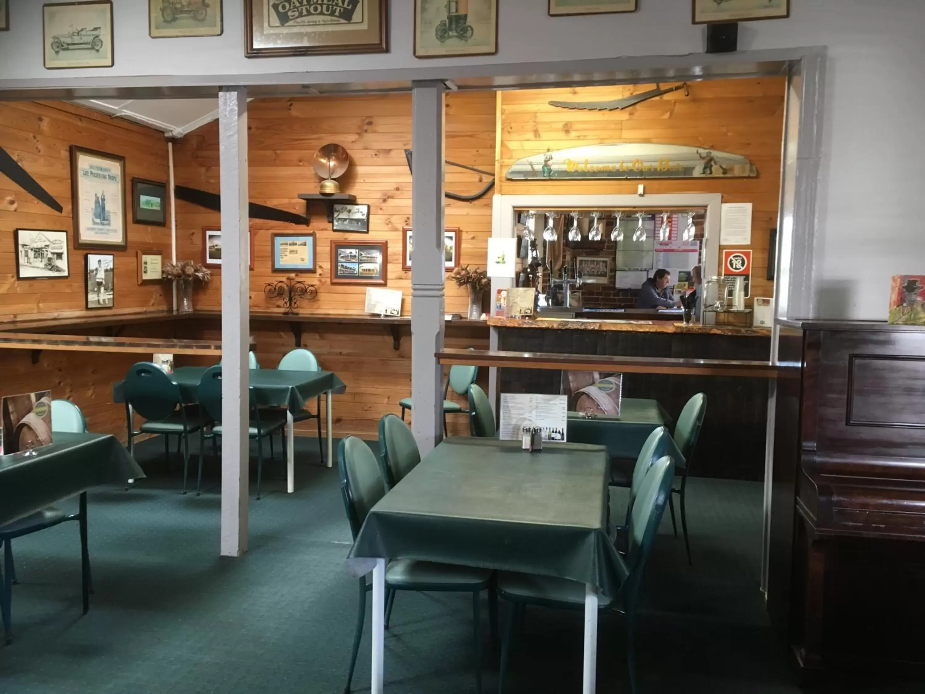 Restaurant/Places to Eat in Centennial Hotel Gulgong