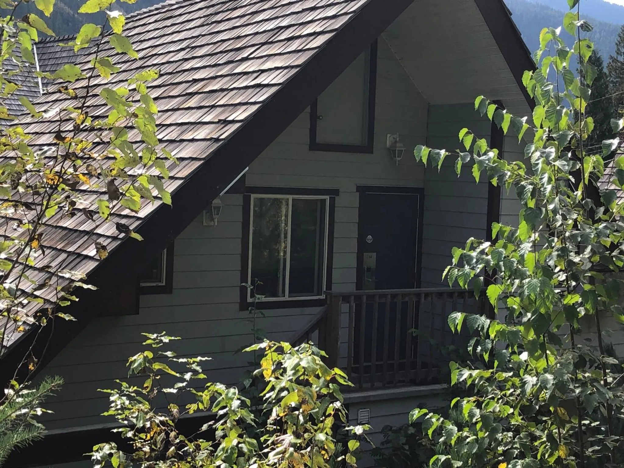 Facade/entrance in Peaks Lodge